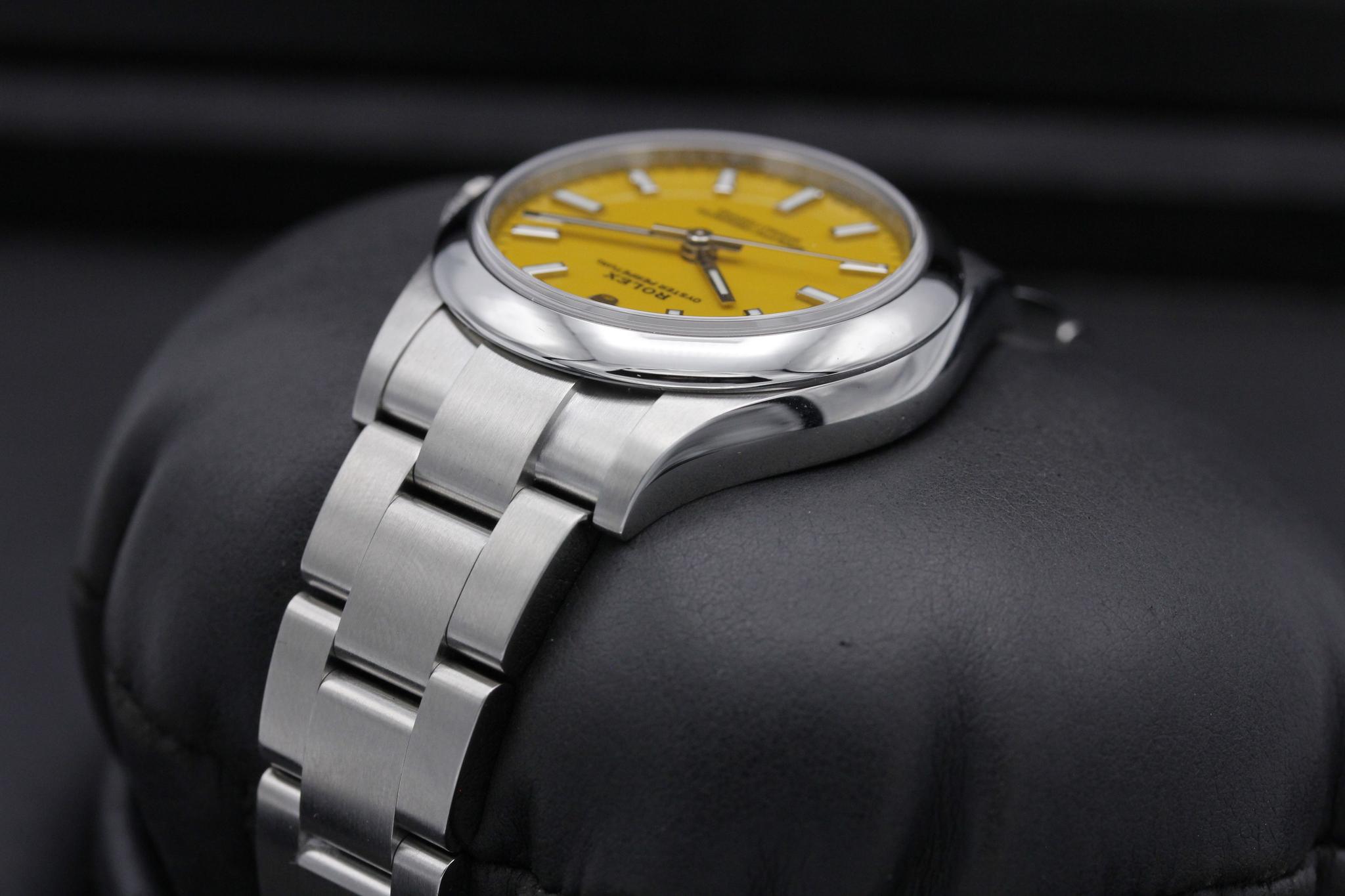 Watch Image 5