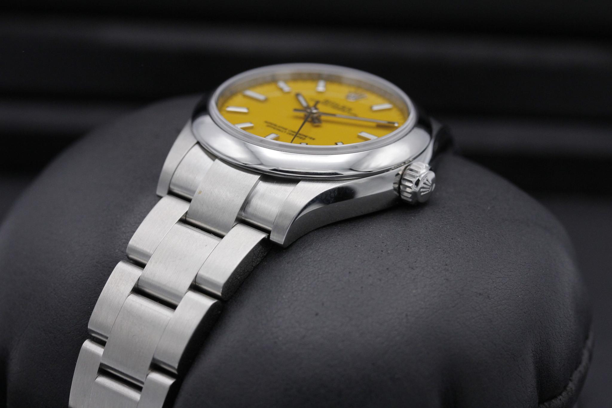 Watch Image 2