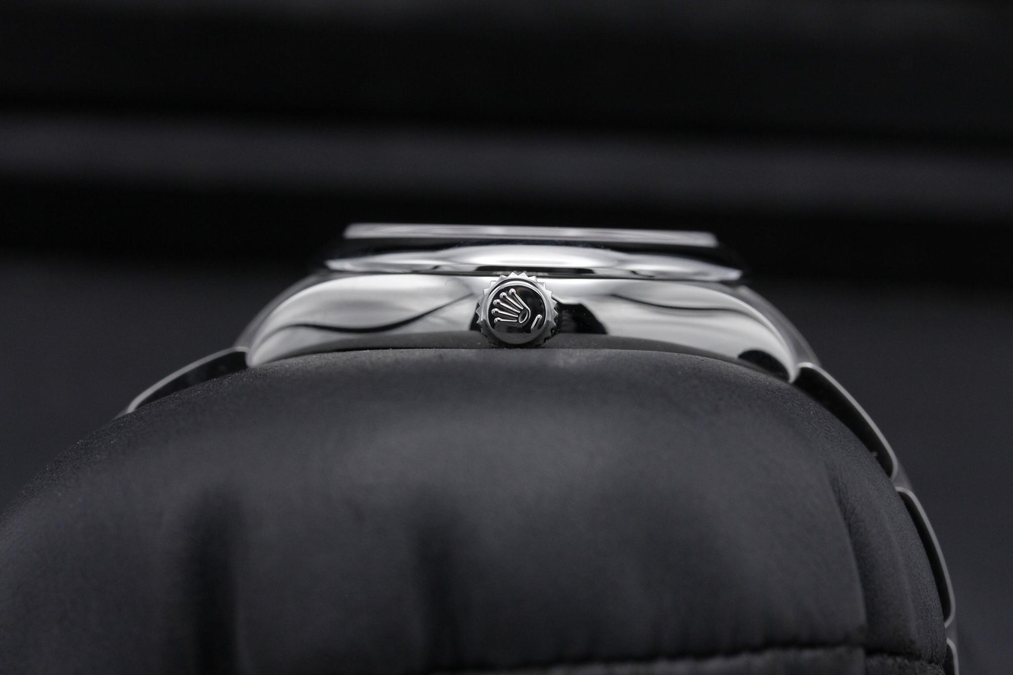 Watch Image 3