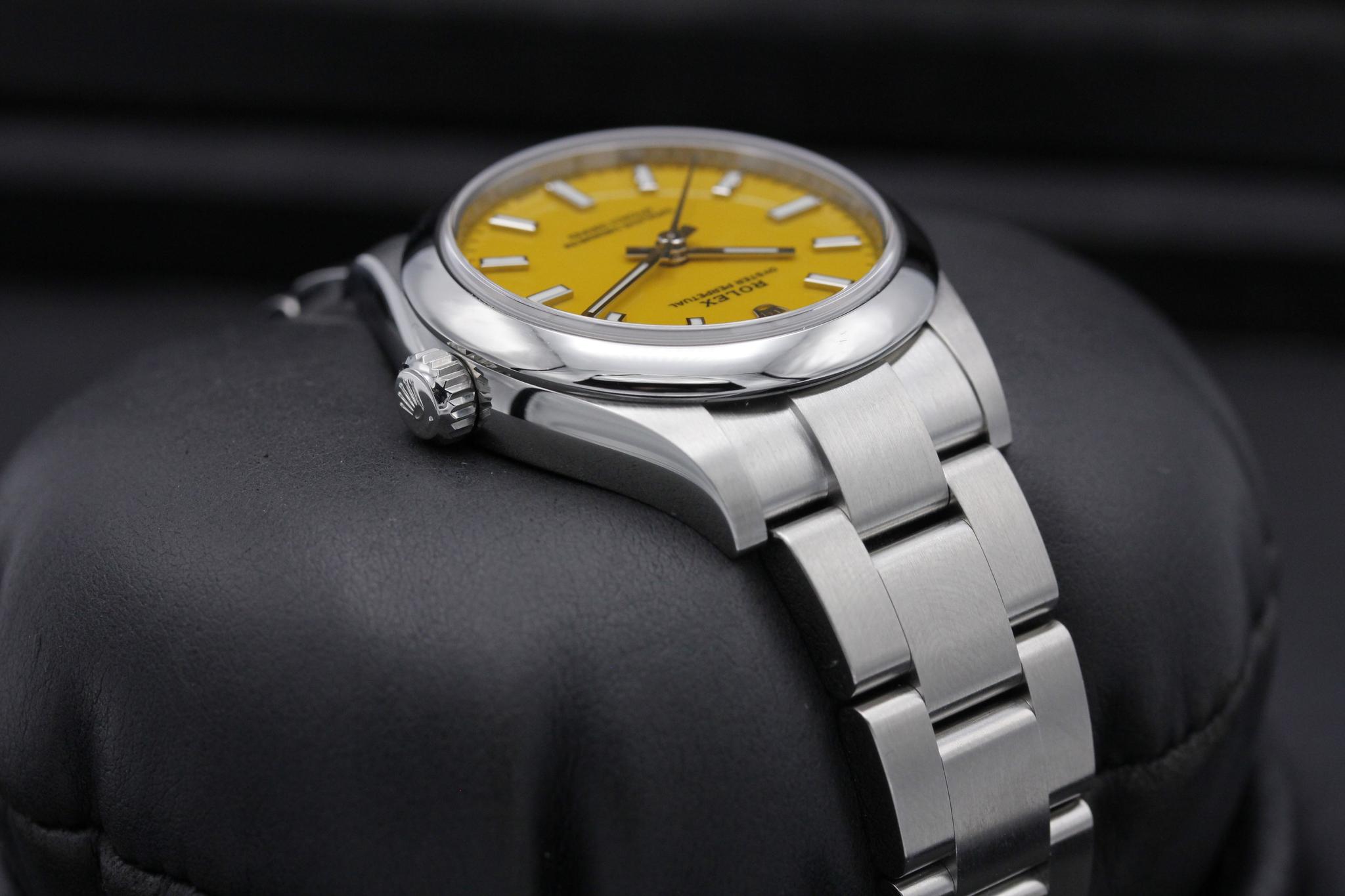 Watch Image 4