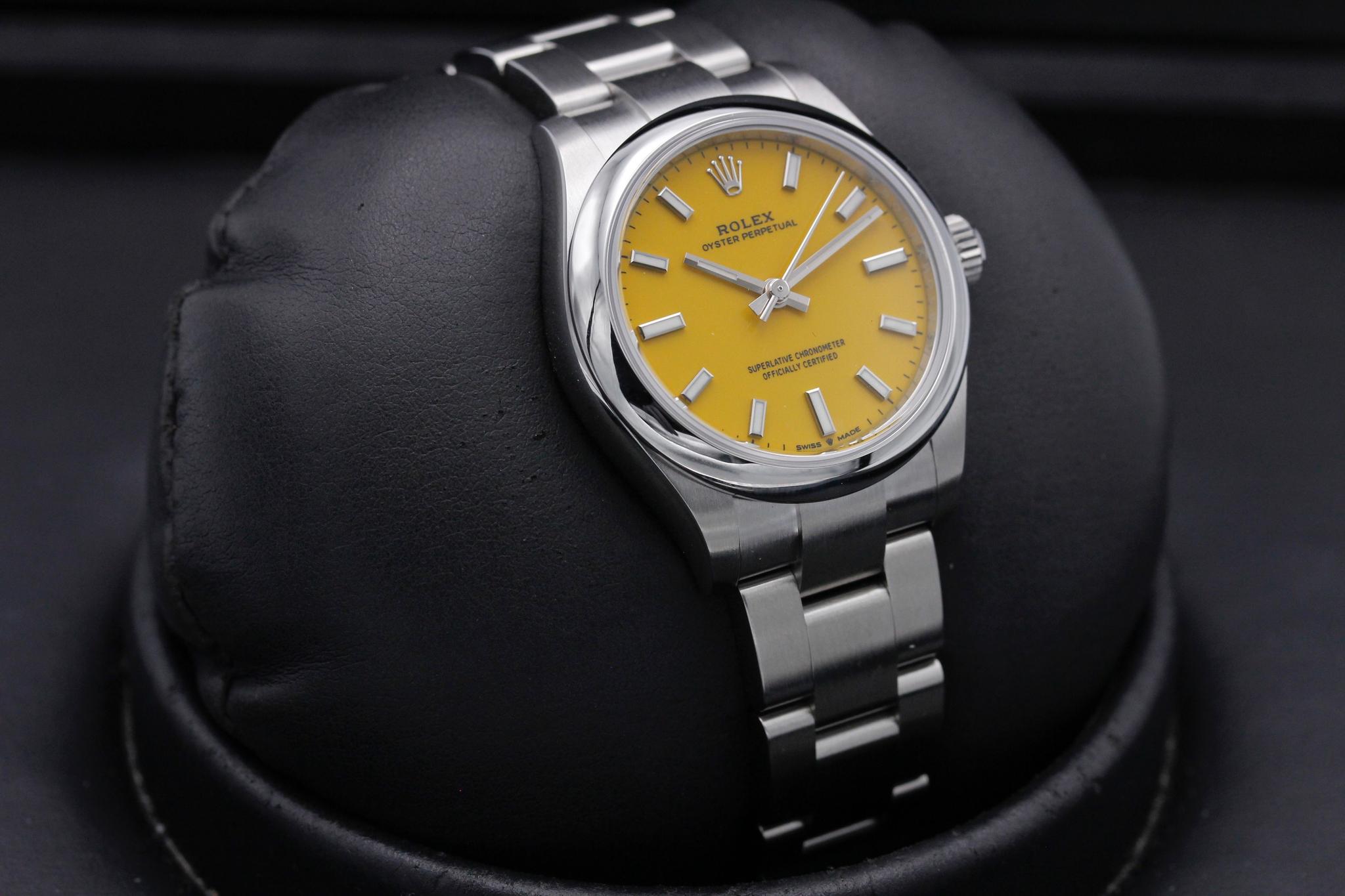 Watch Image 10