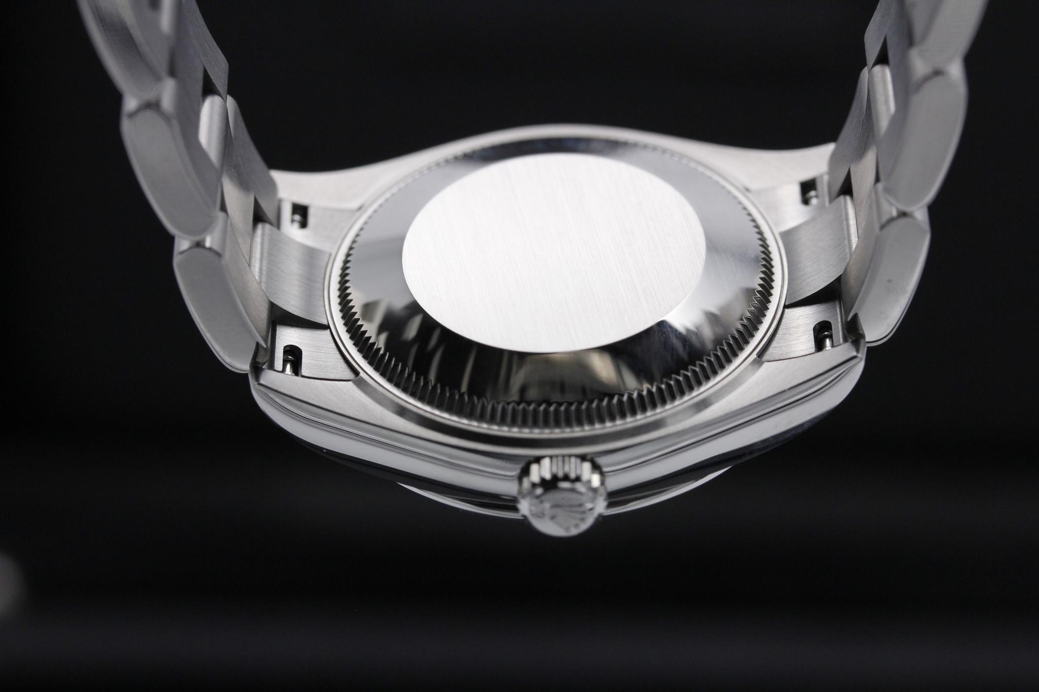 Watch Image 7