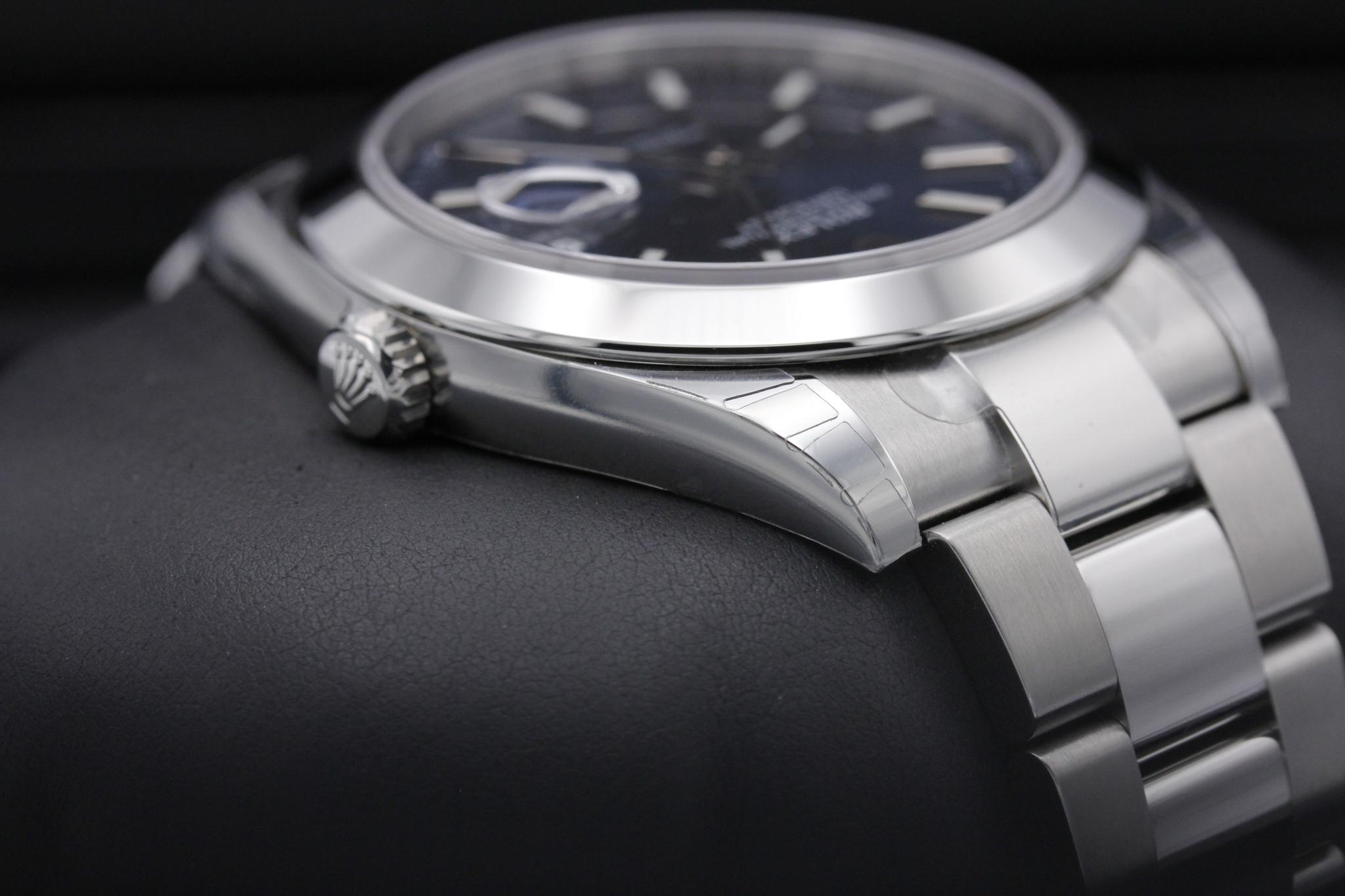 Watch Image 4