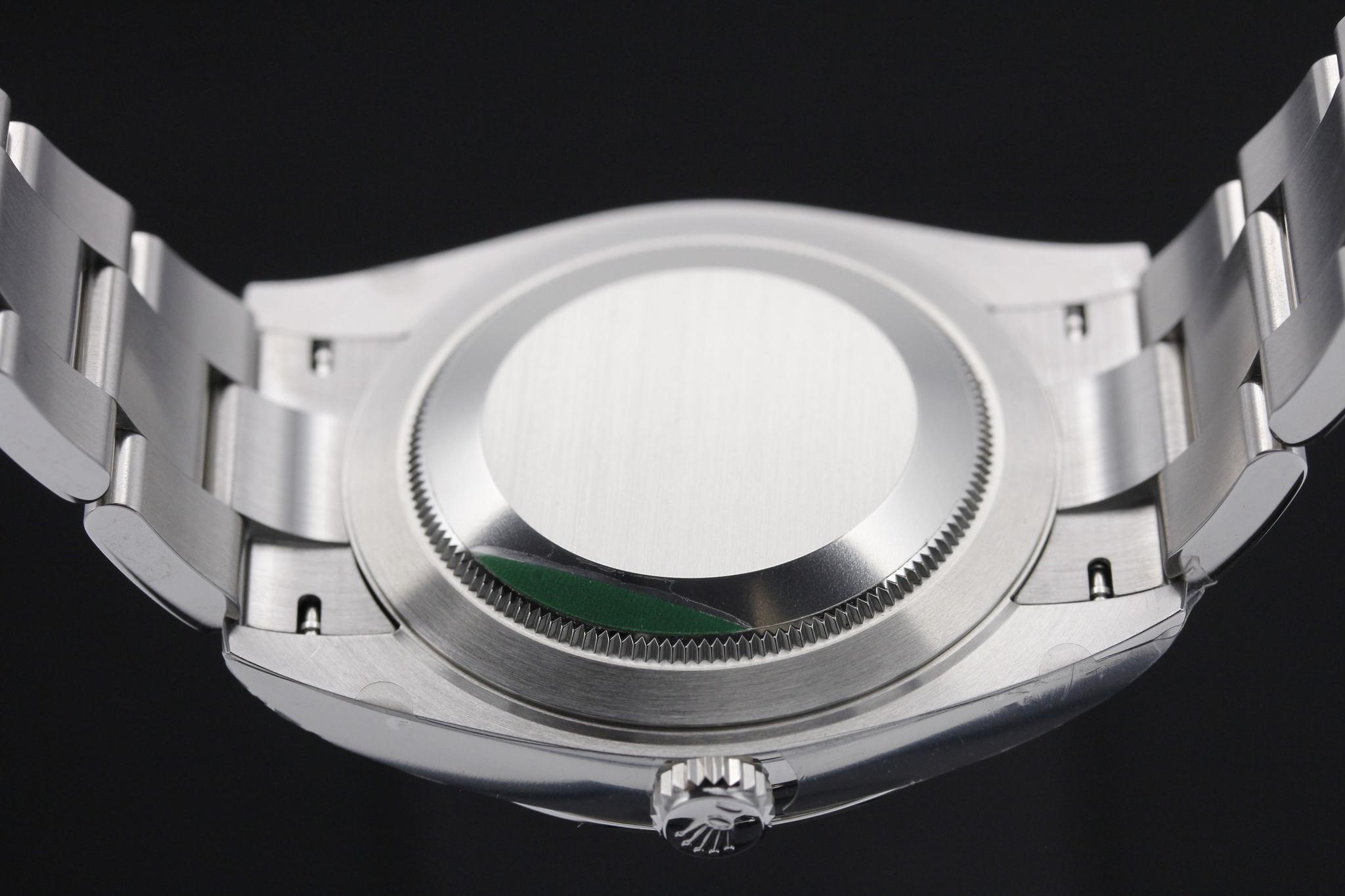 Watch Image 7