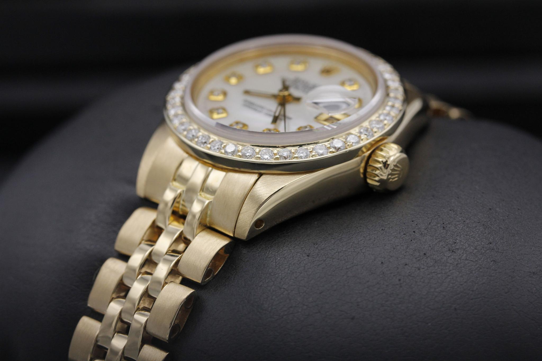 Watch Image 2