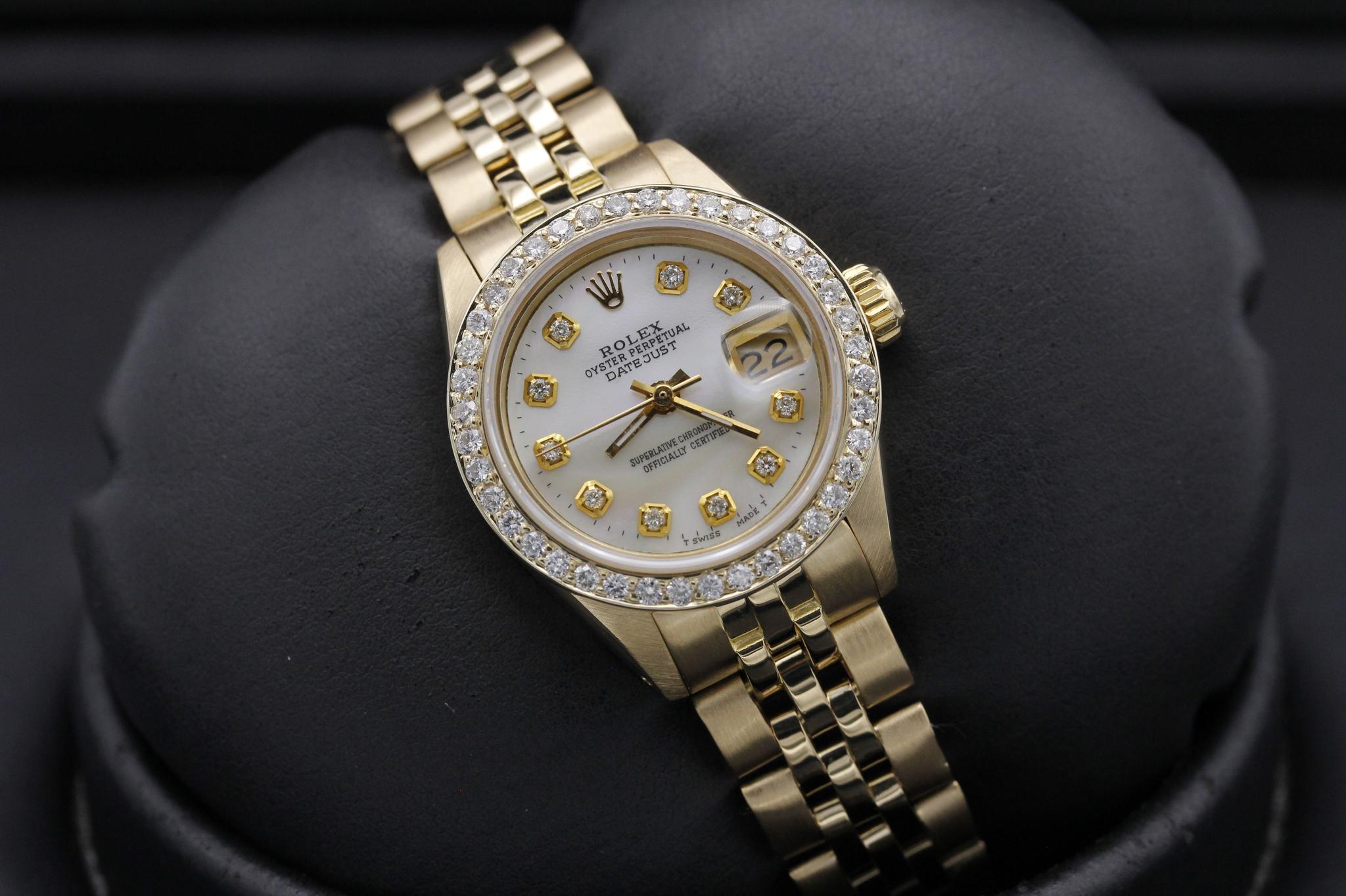 Watch Image 10