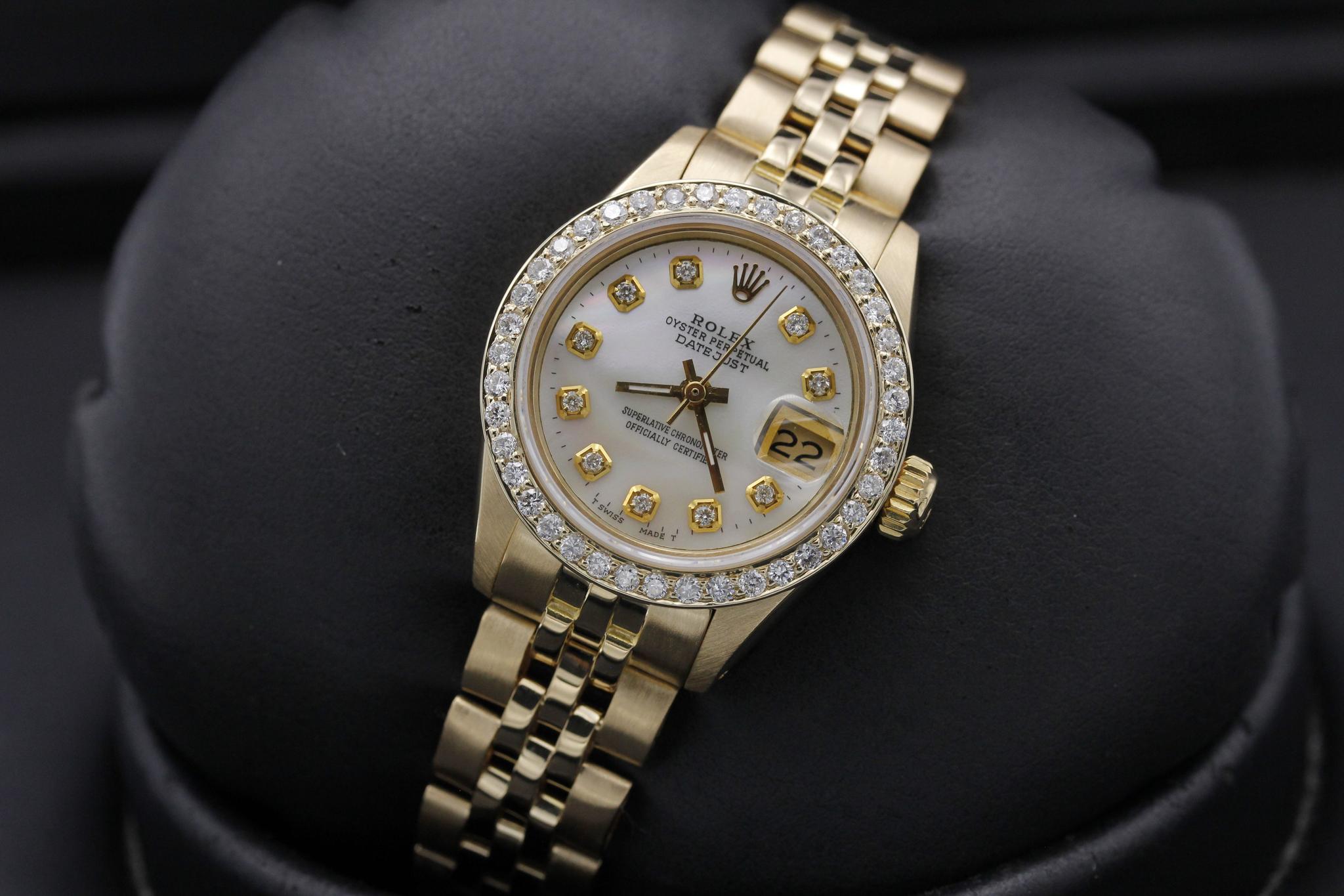 Watch Image 11