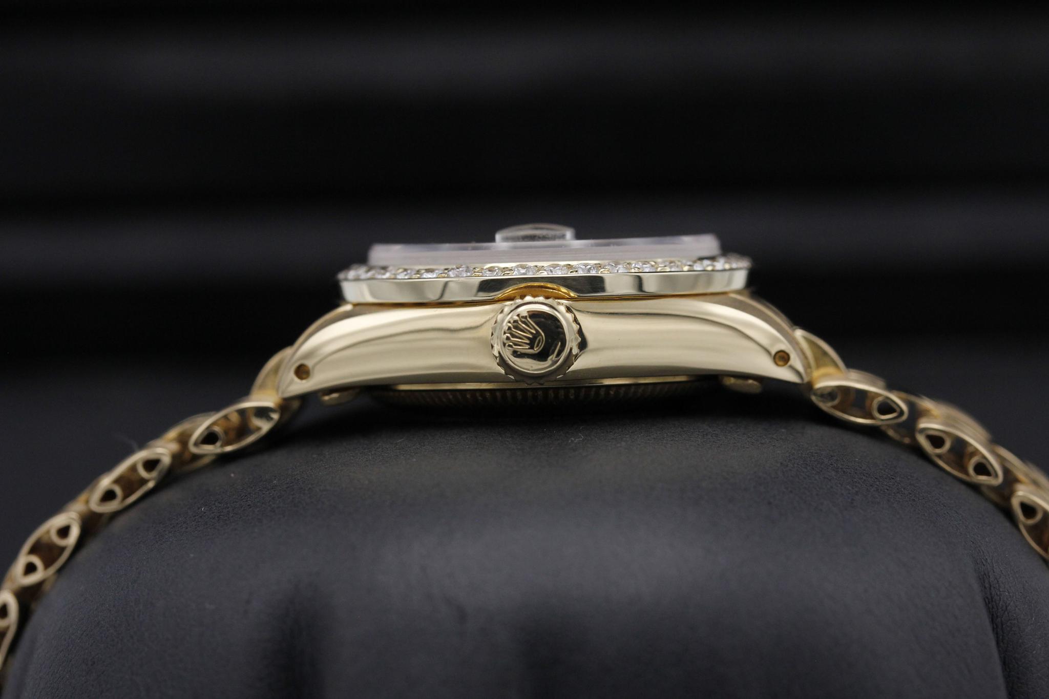 Watch Image 3