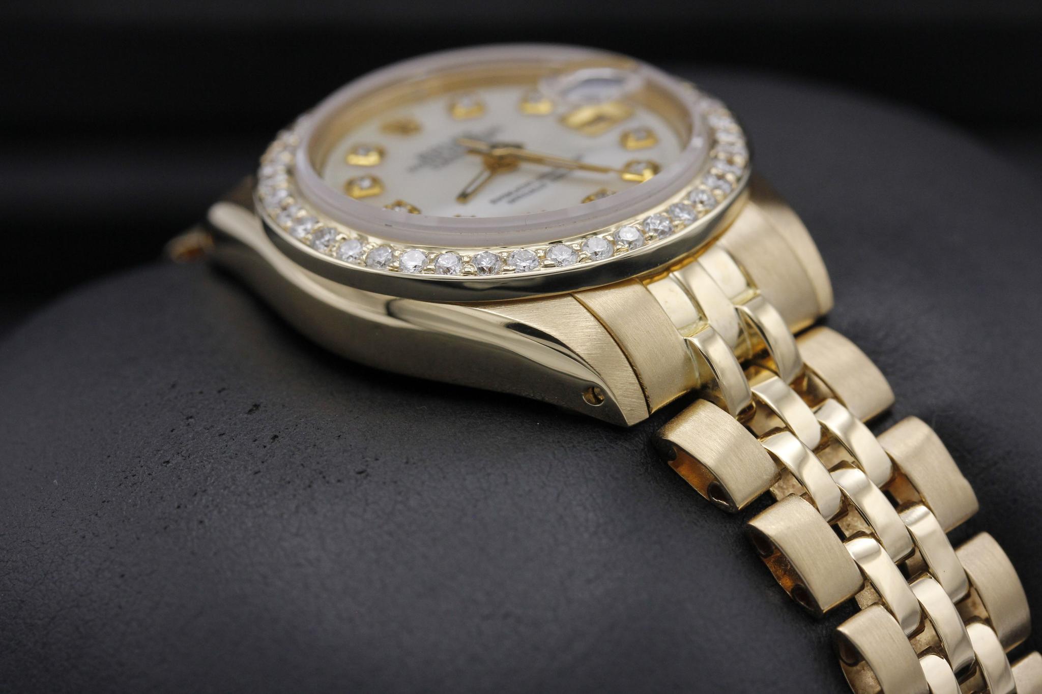 Watch Image 6