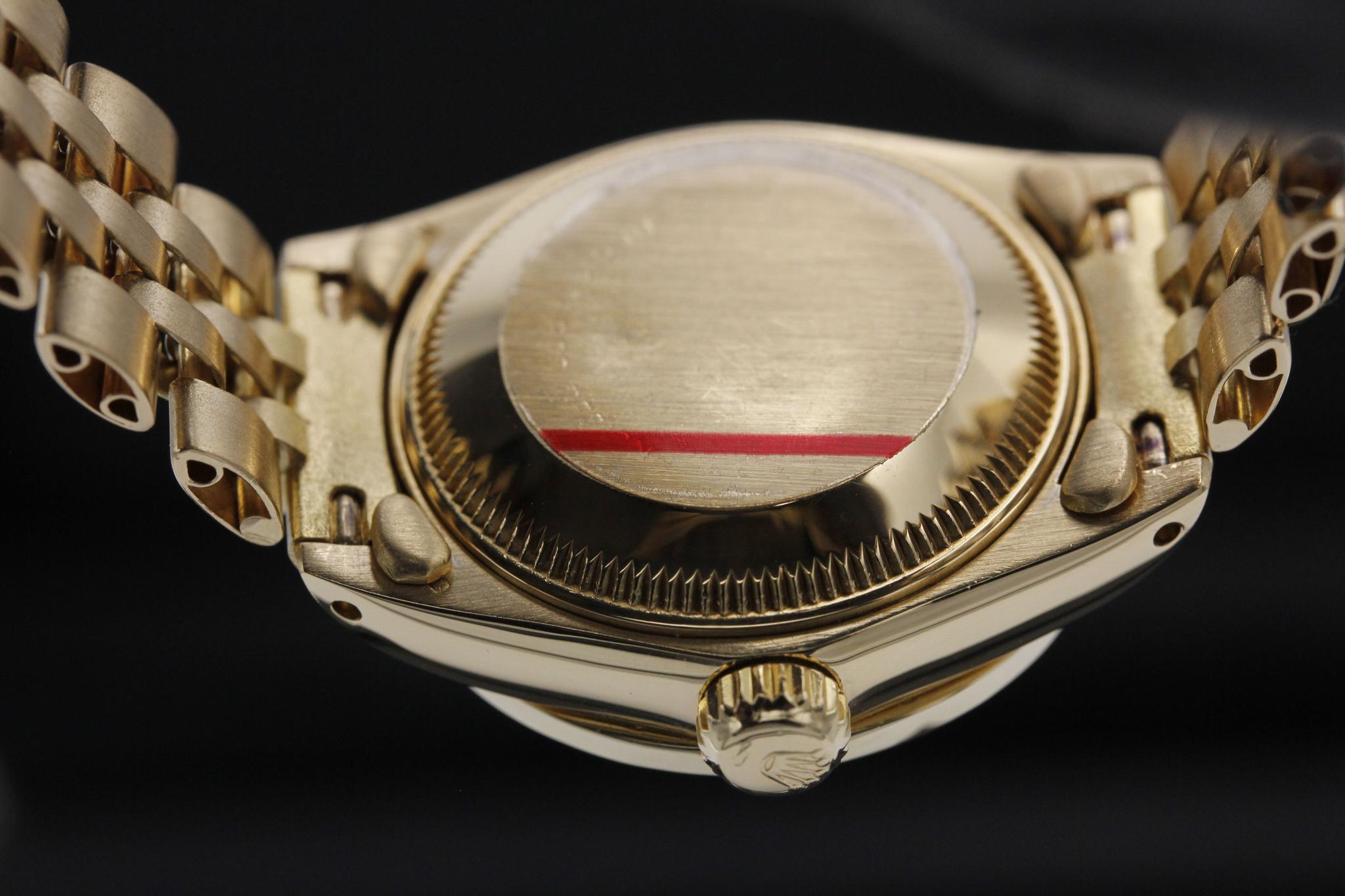 Watch Image 7