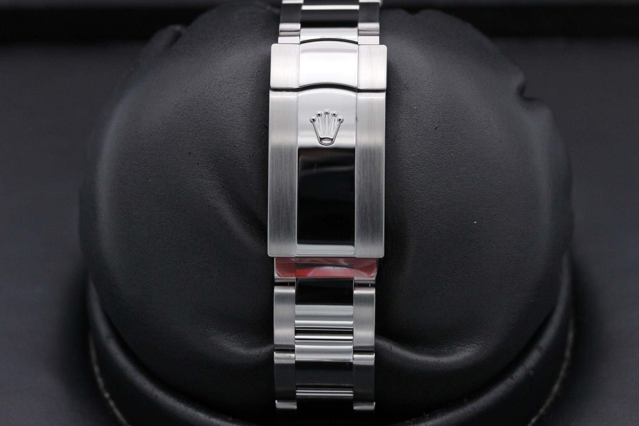 Watch Image 8