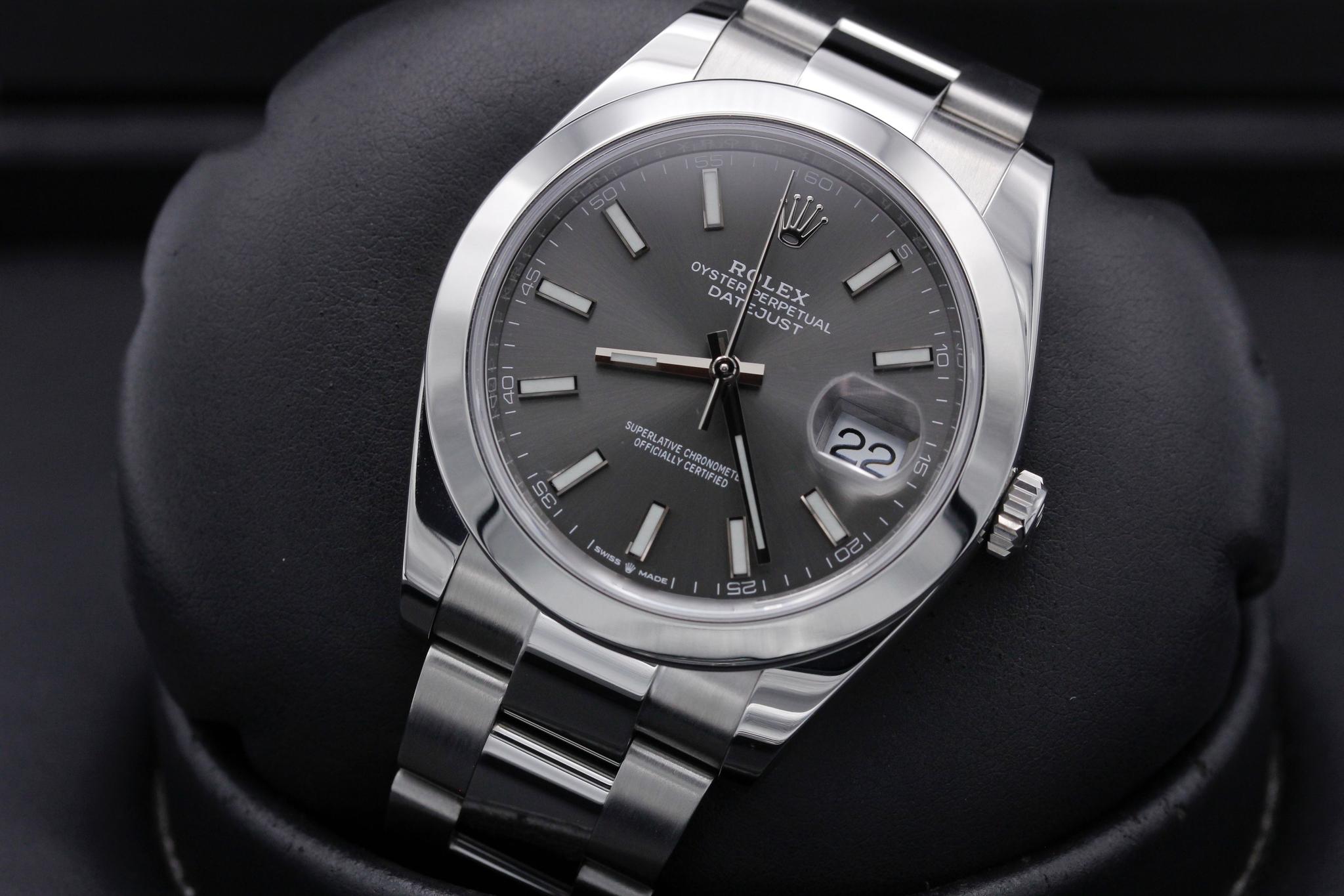 Watch Image 10