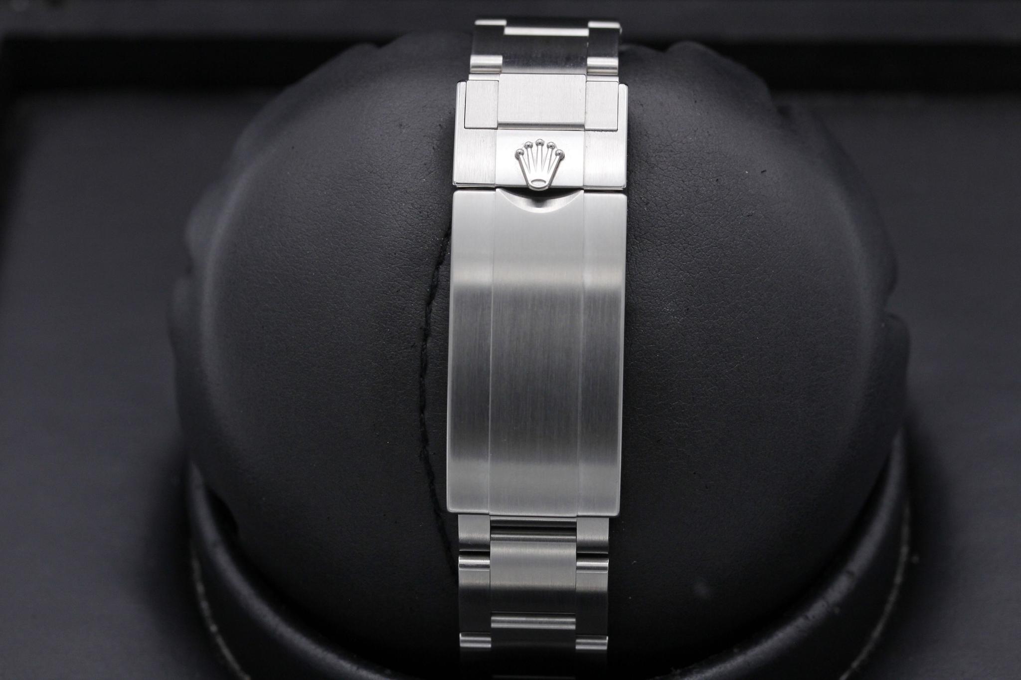 Watch Image 8