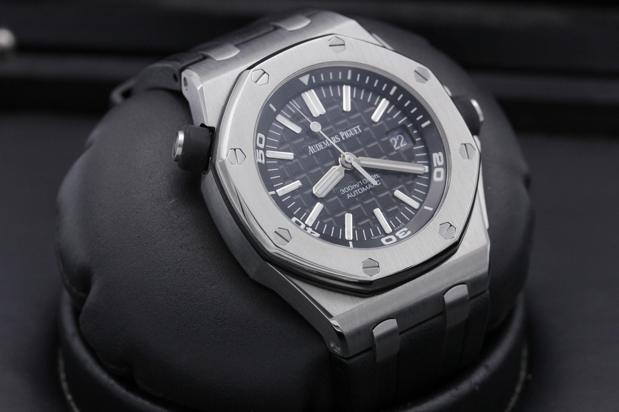 Watch Image 10