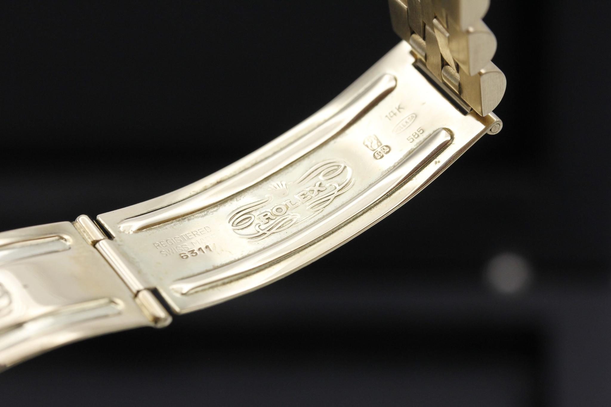 Watch Image 10