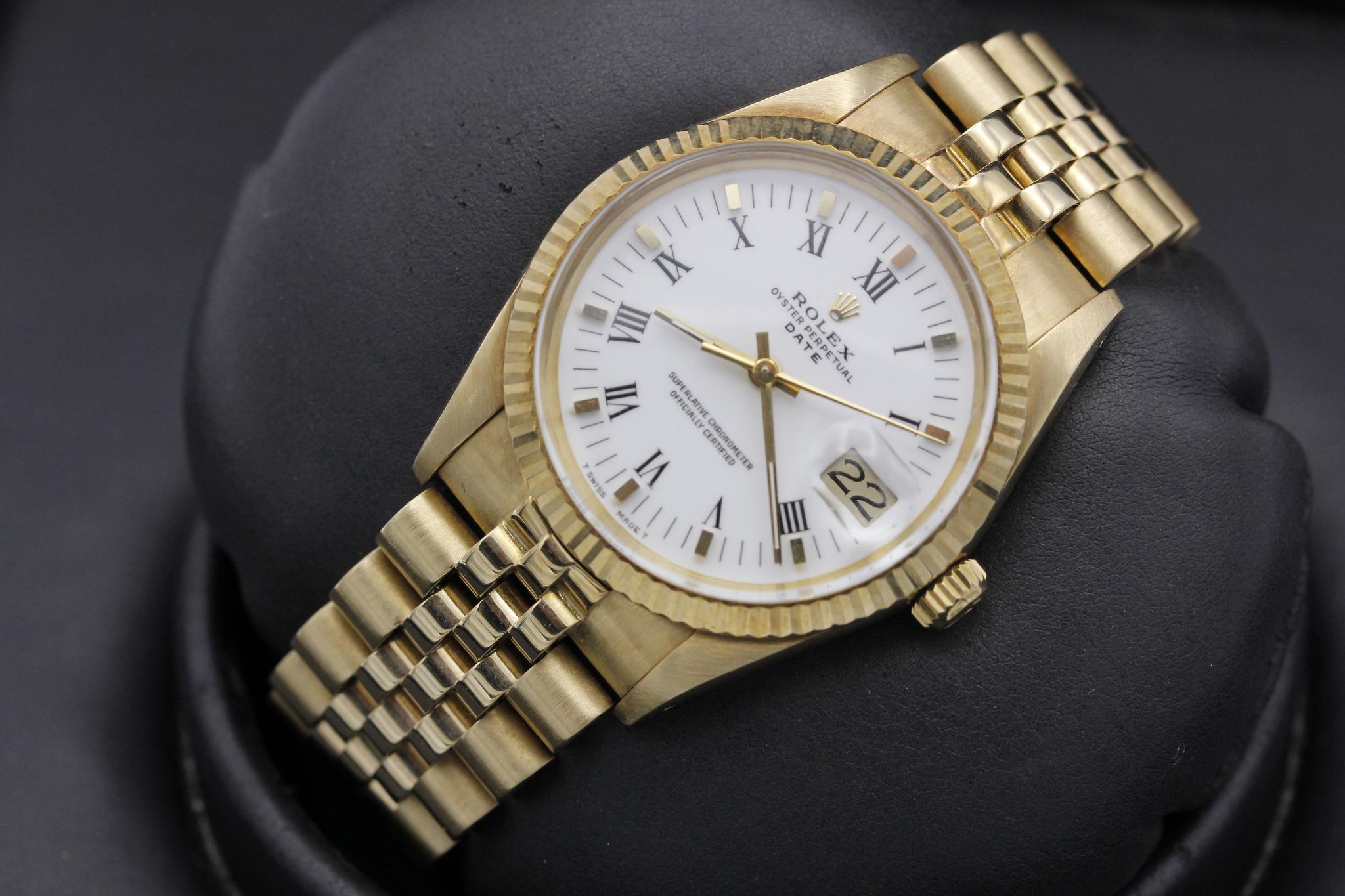 Watch Image 14