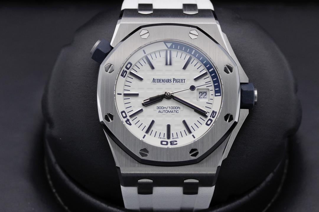 Audemars Piguet Royal Oak Offshore Diver 15710st.oo.a010ca.01