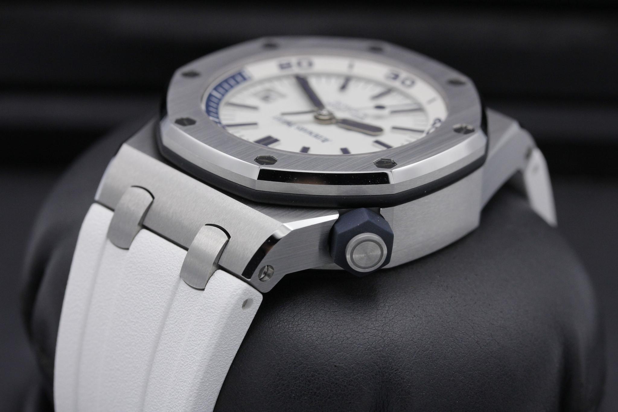 Watch Image 5