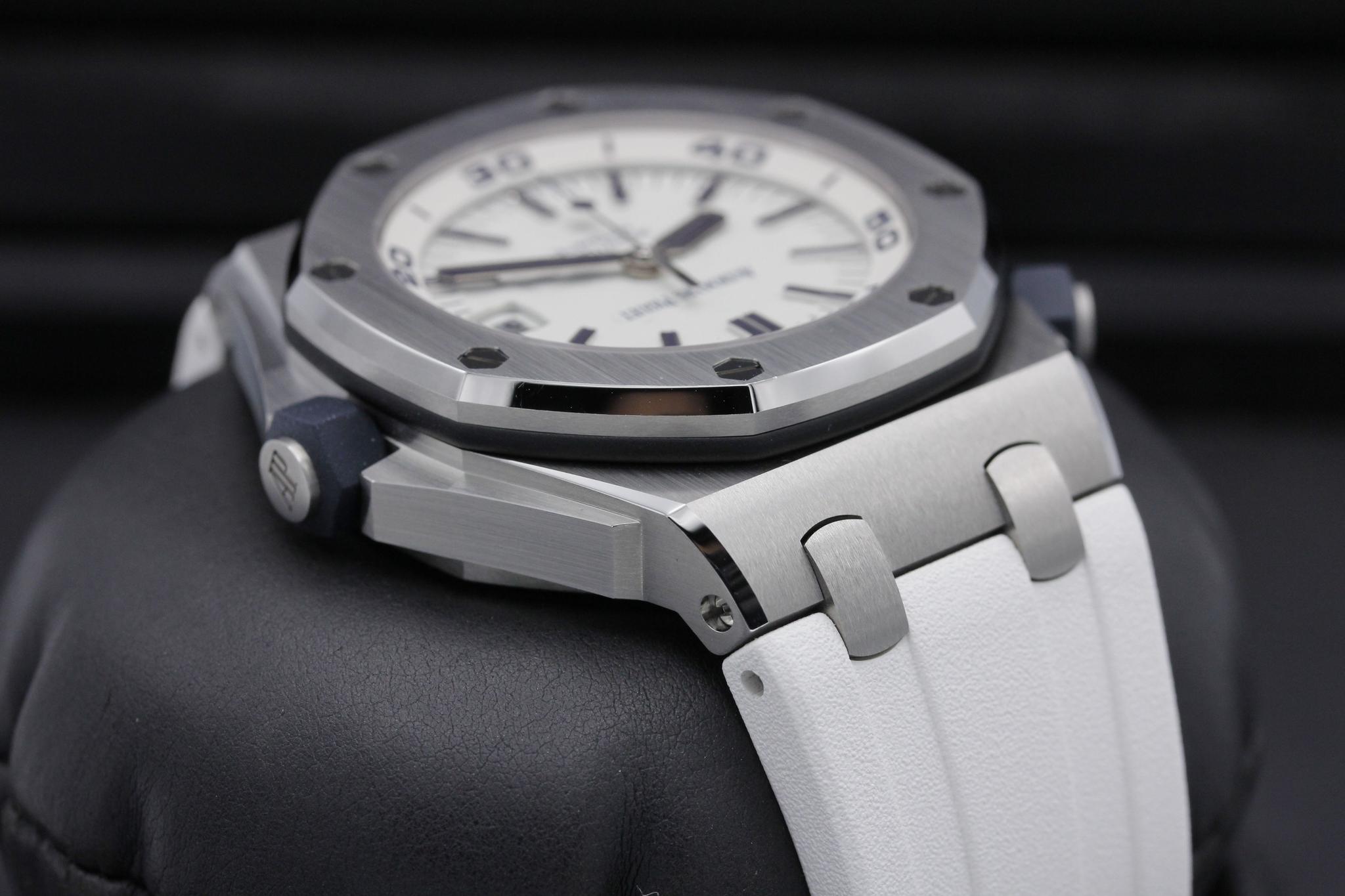 Watch Image 4