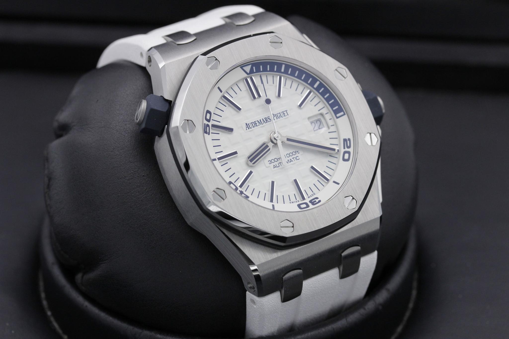 Watch Image 10
