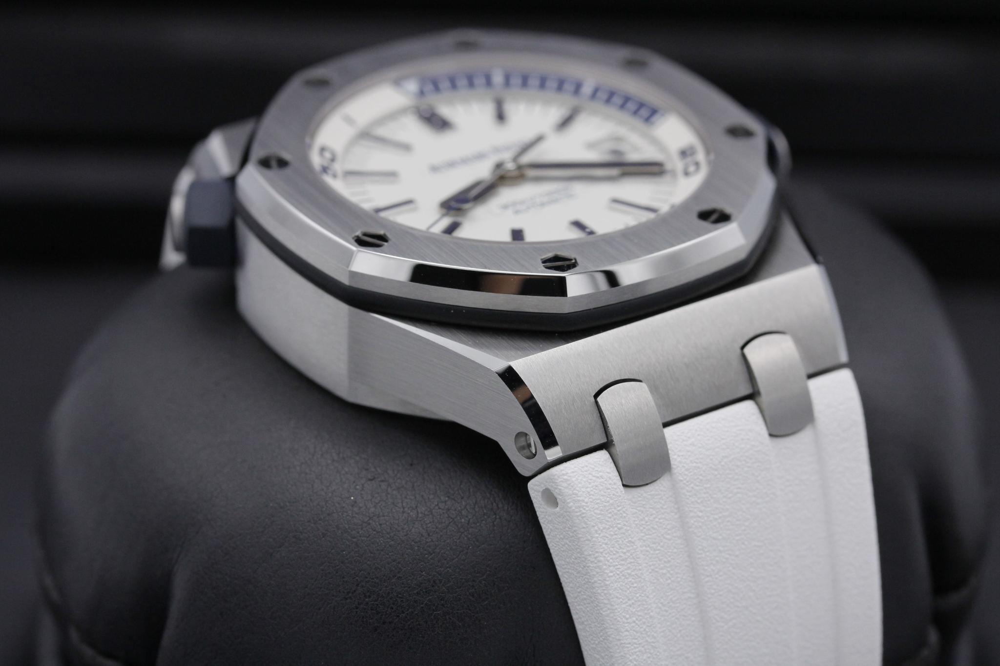 Watch Image 6