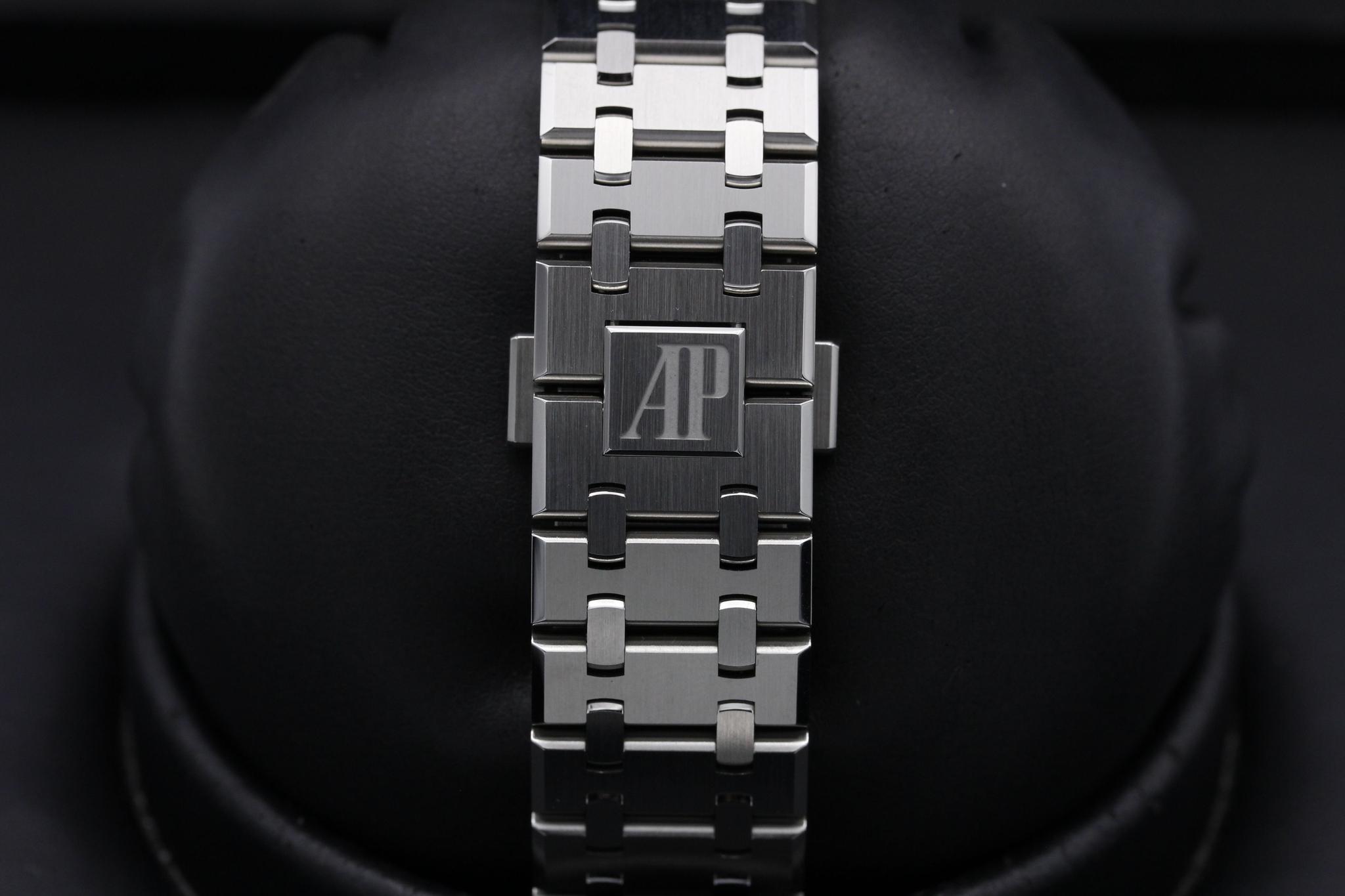 Watch Image 8