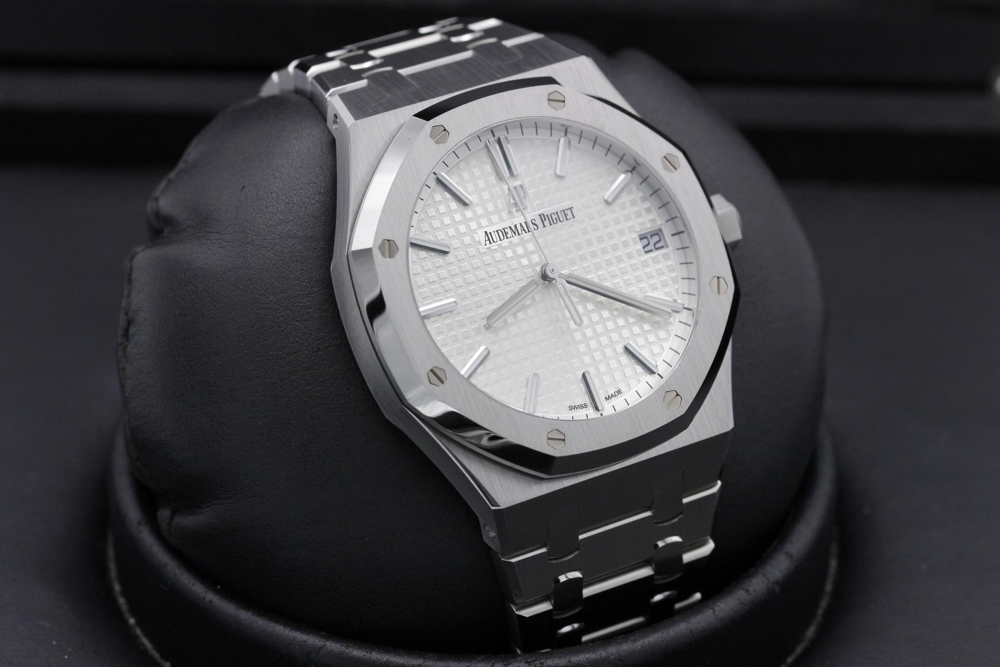 Watch Image 10