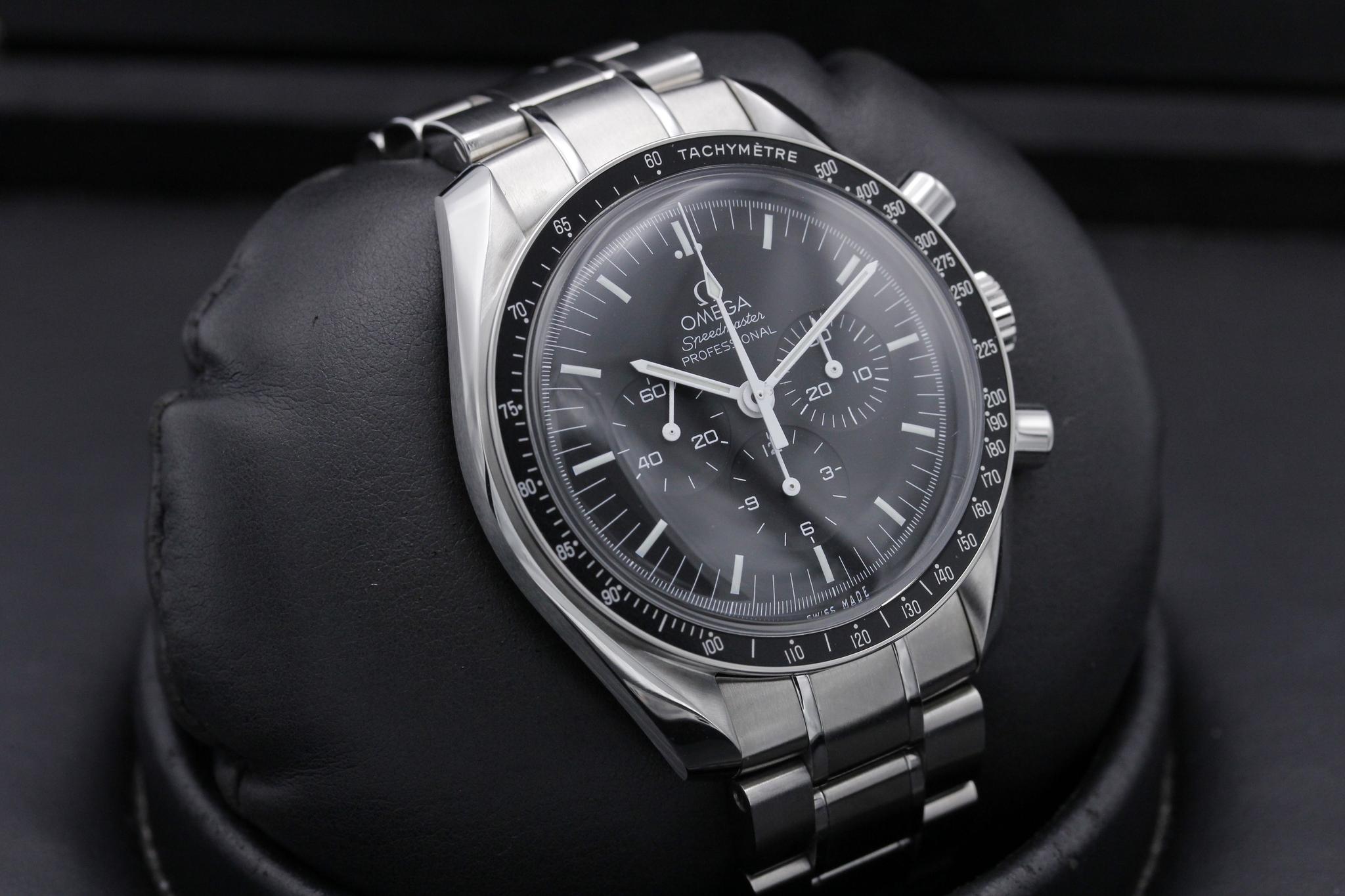 Watch Image 10