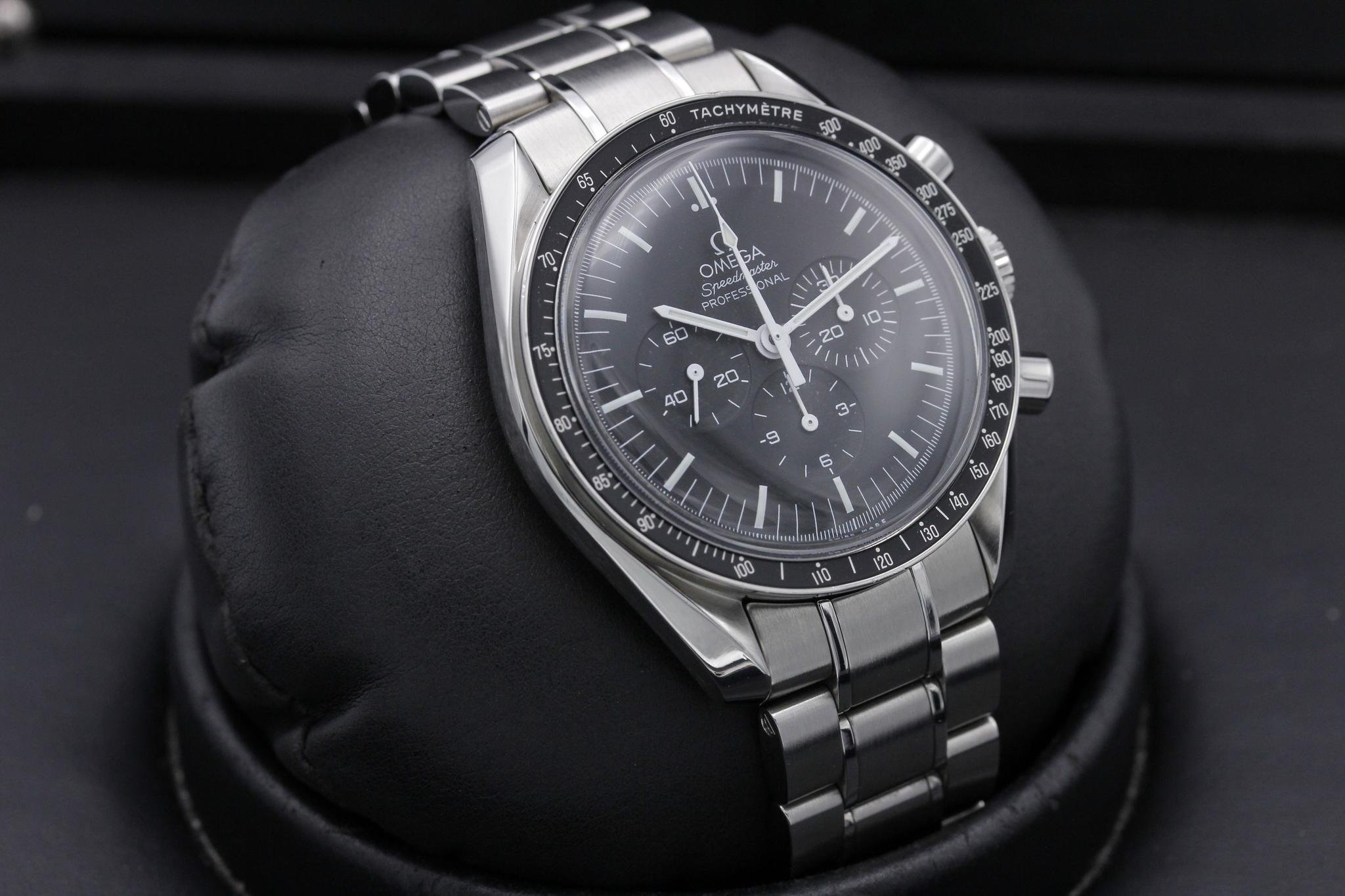 Watch Image 10