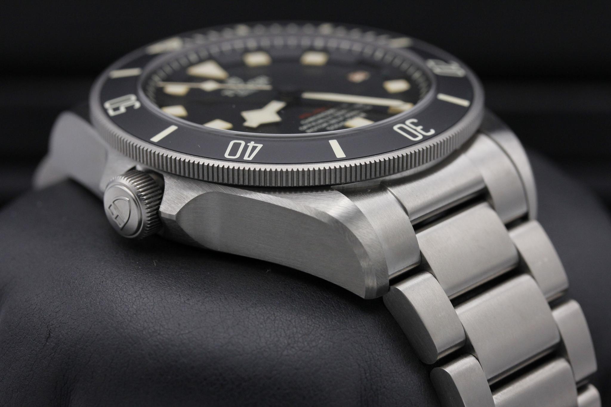 Watch Image 4