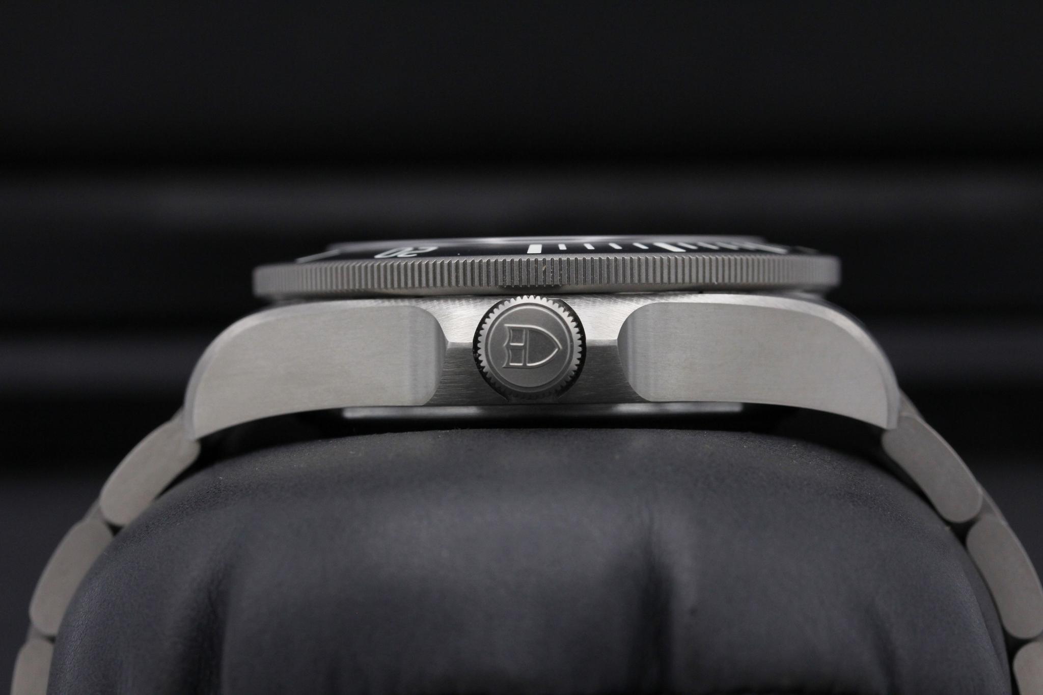 Watch Image 3