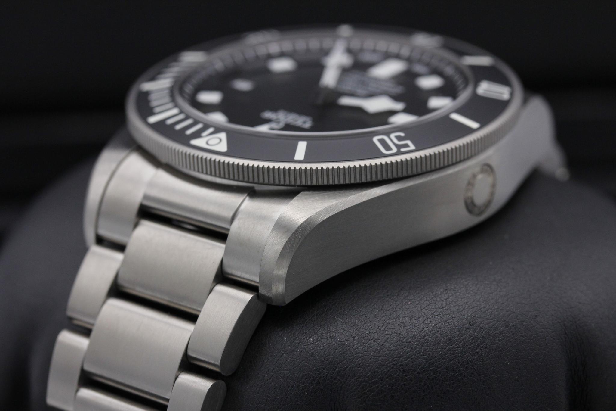 Watch Image 5