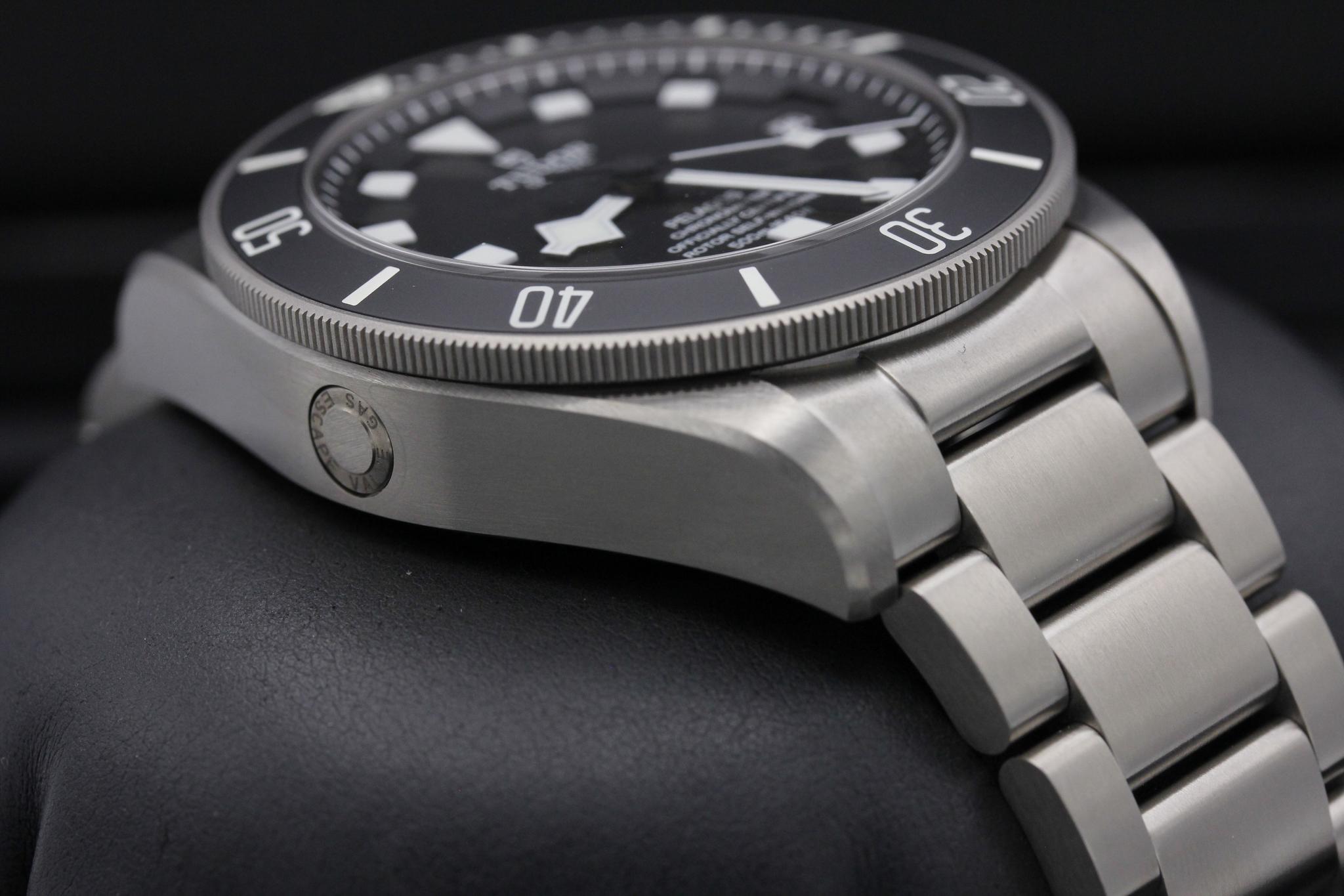Watch Image 6