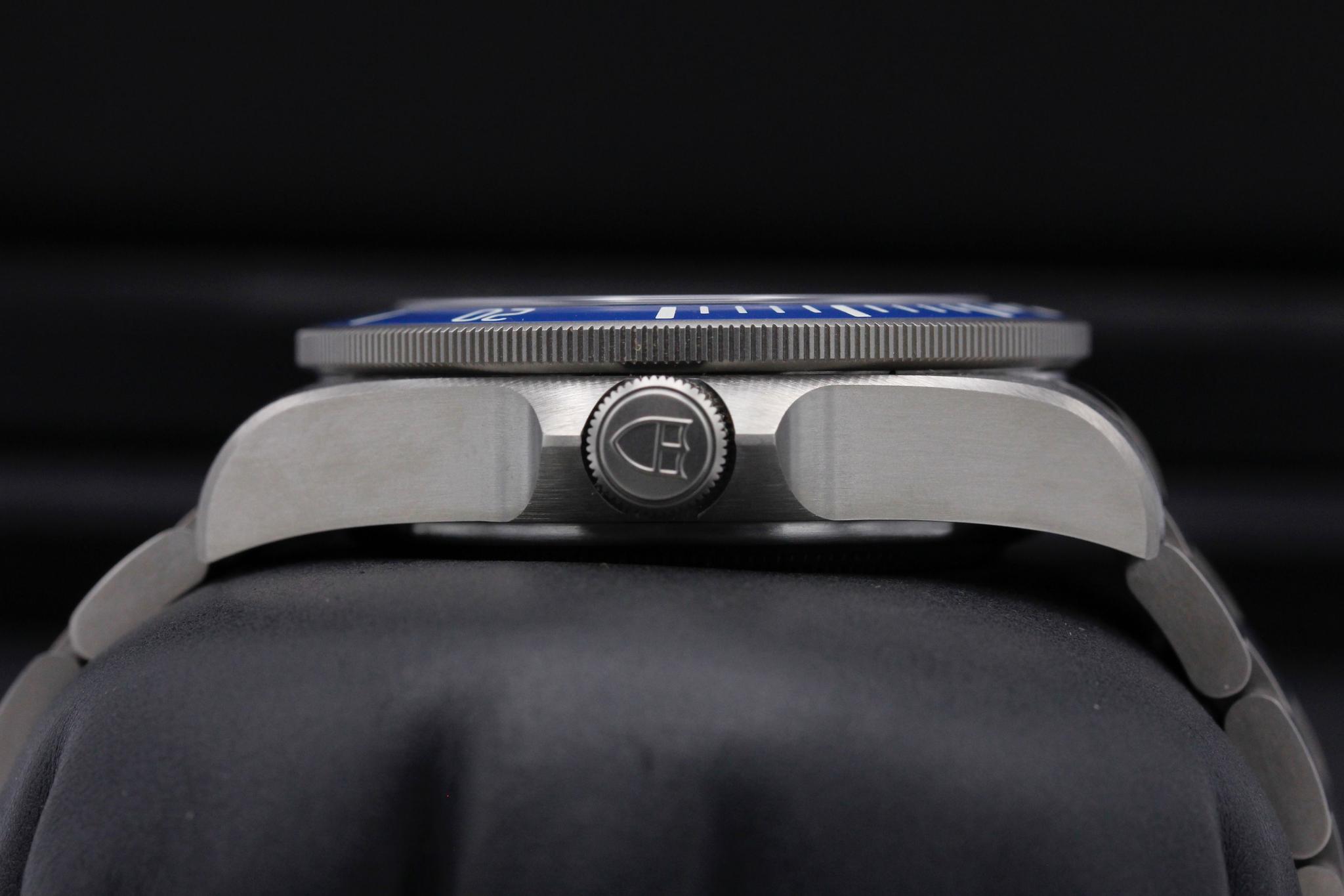 Watch Image 3
