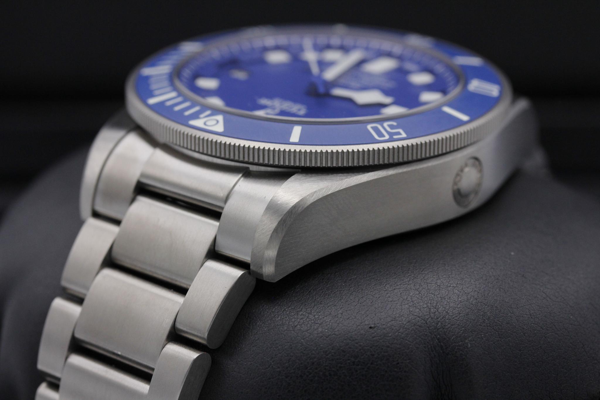 Watch Image 5