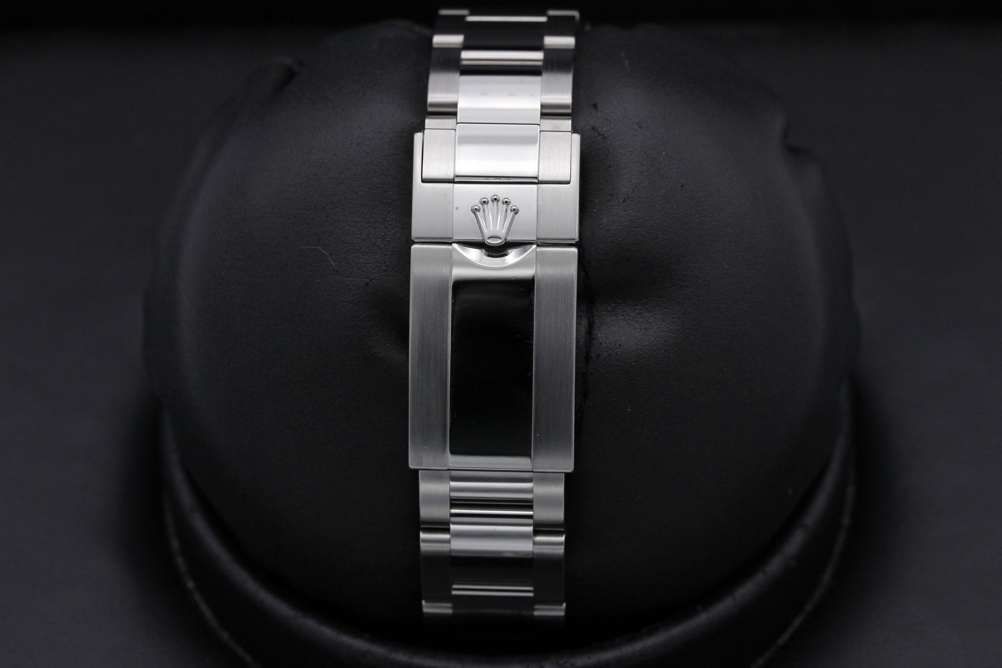 Watch Image 8