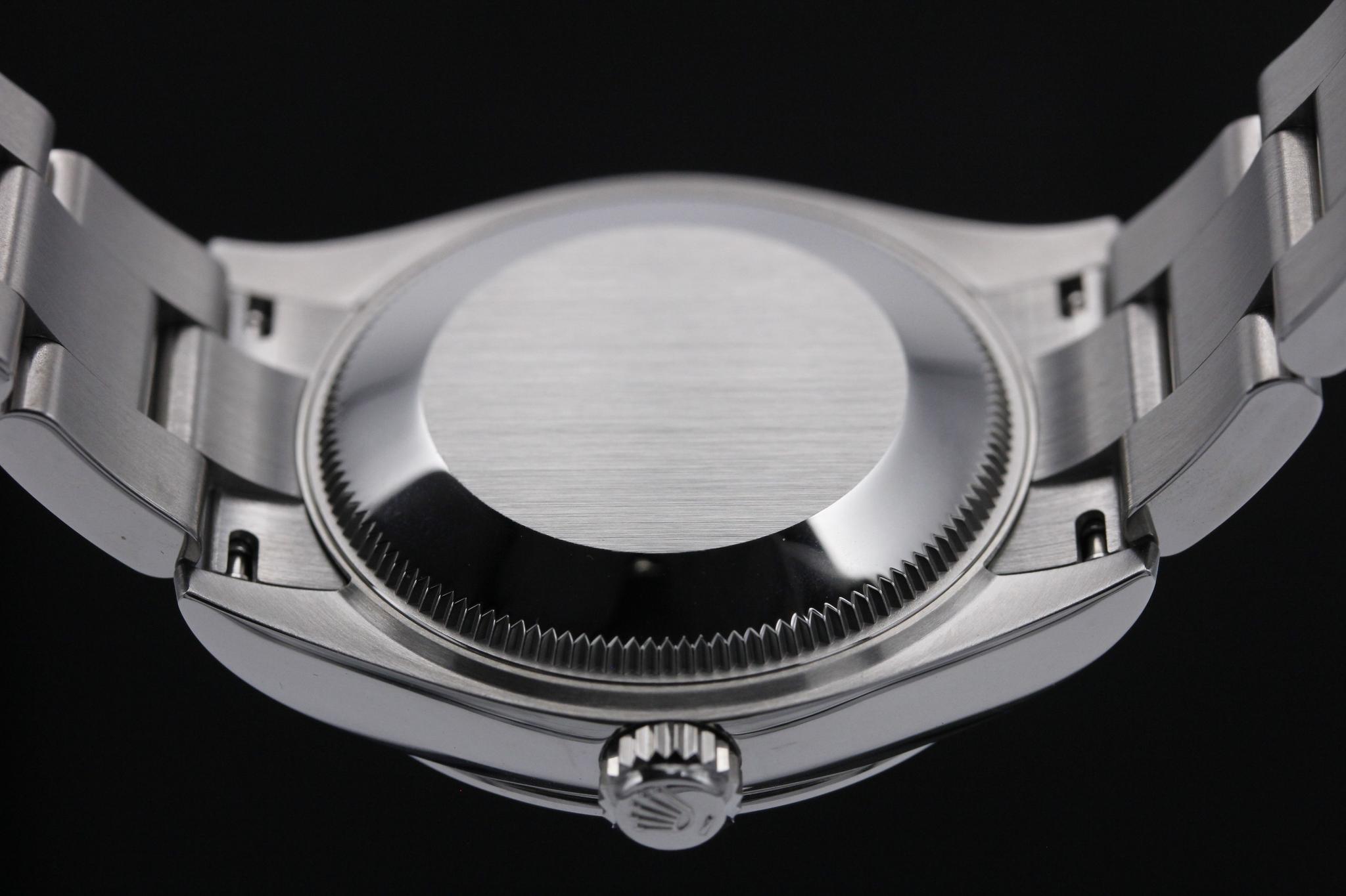 Watch Image 7