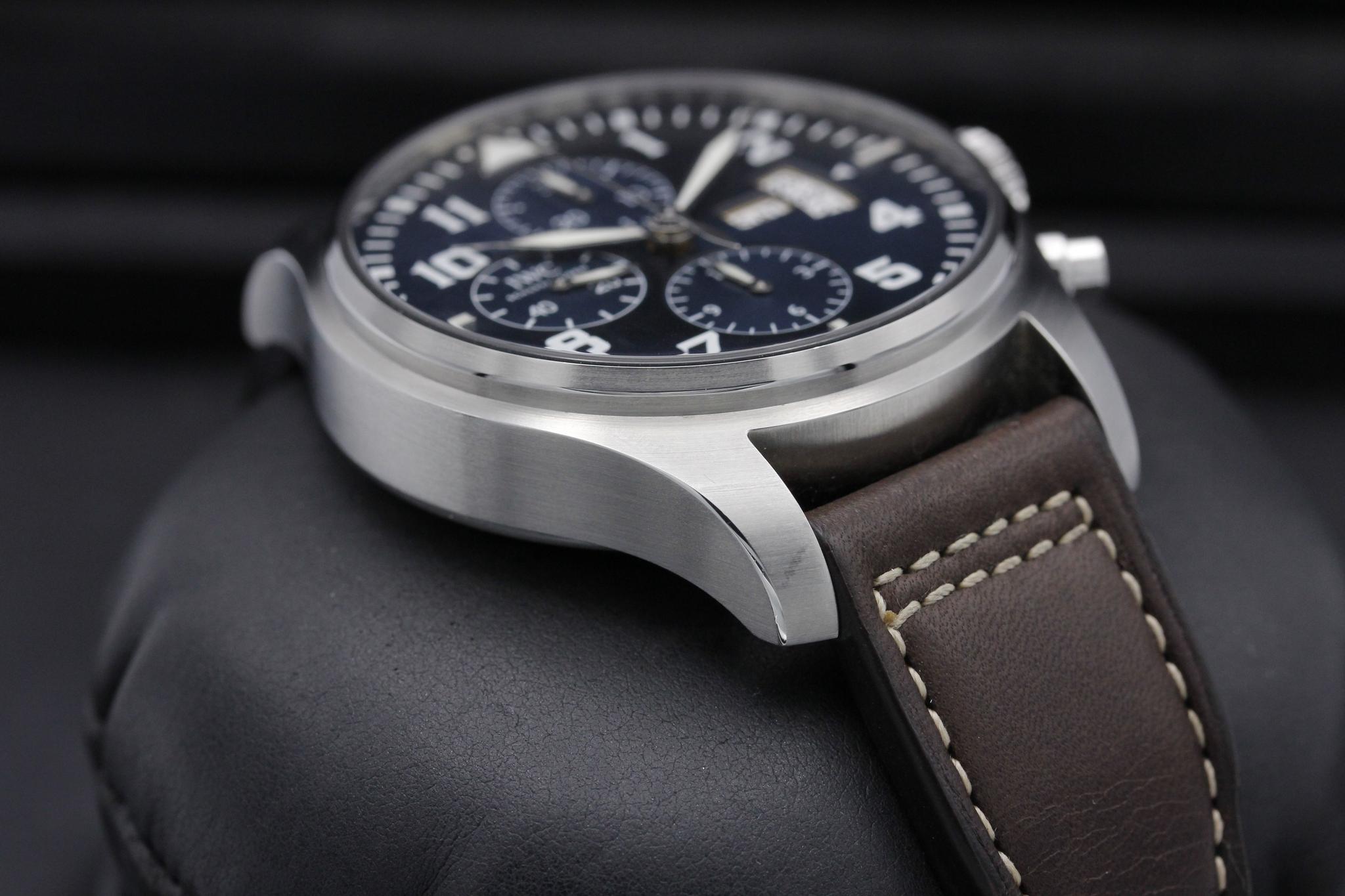 Watch Image 6