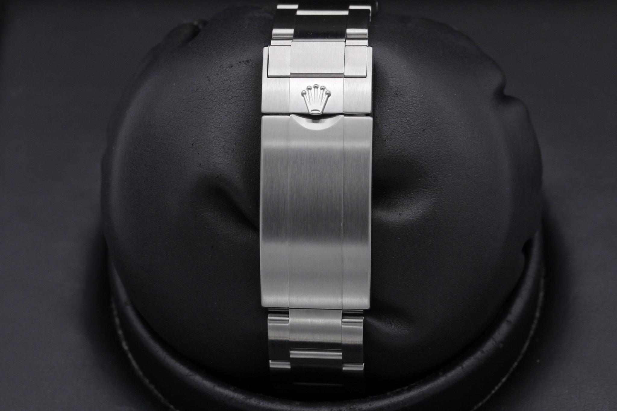 Watch Image 8