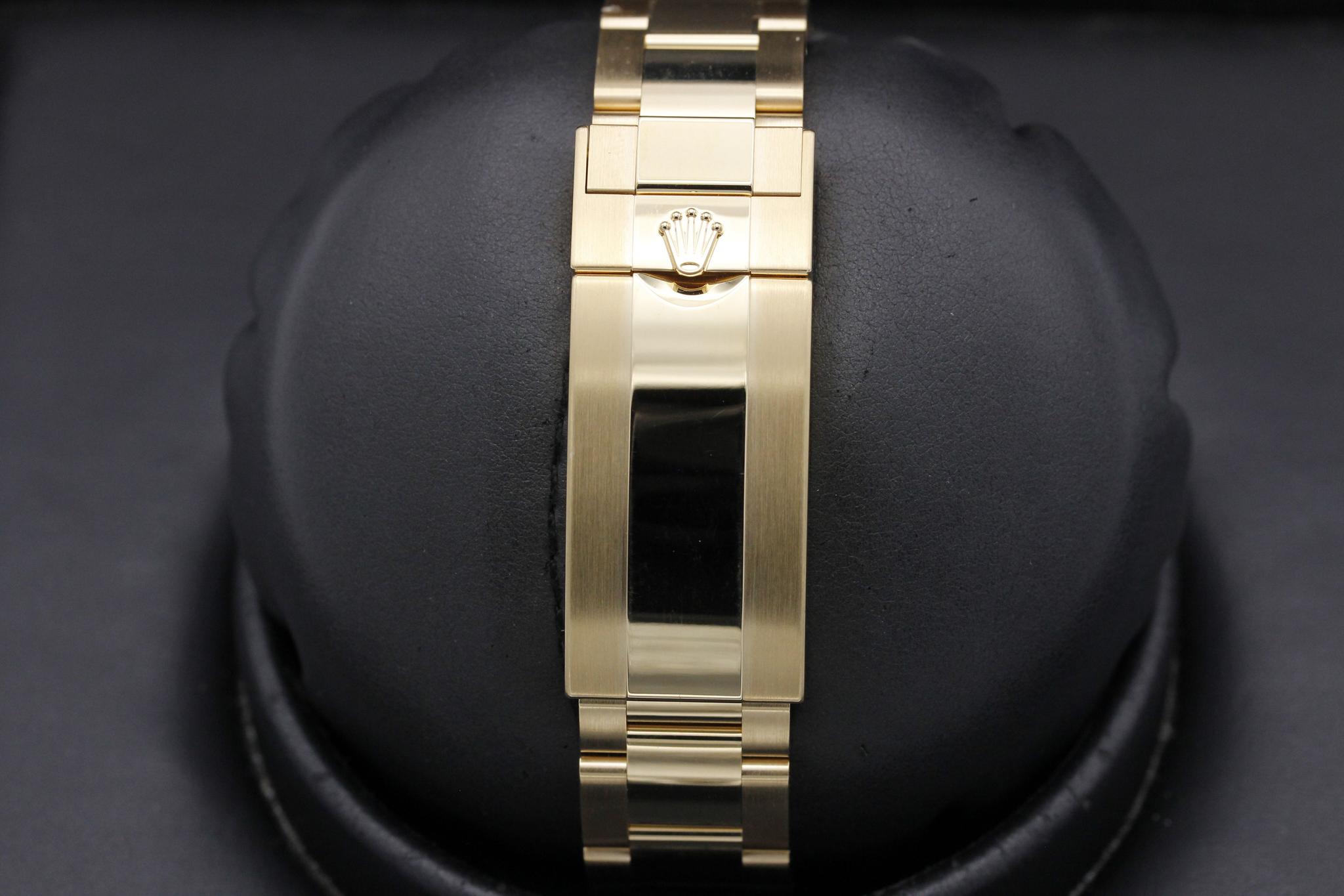 Watch Image 8