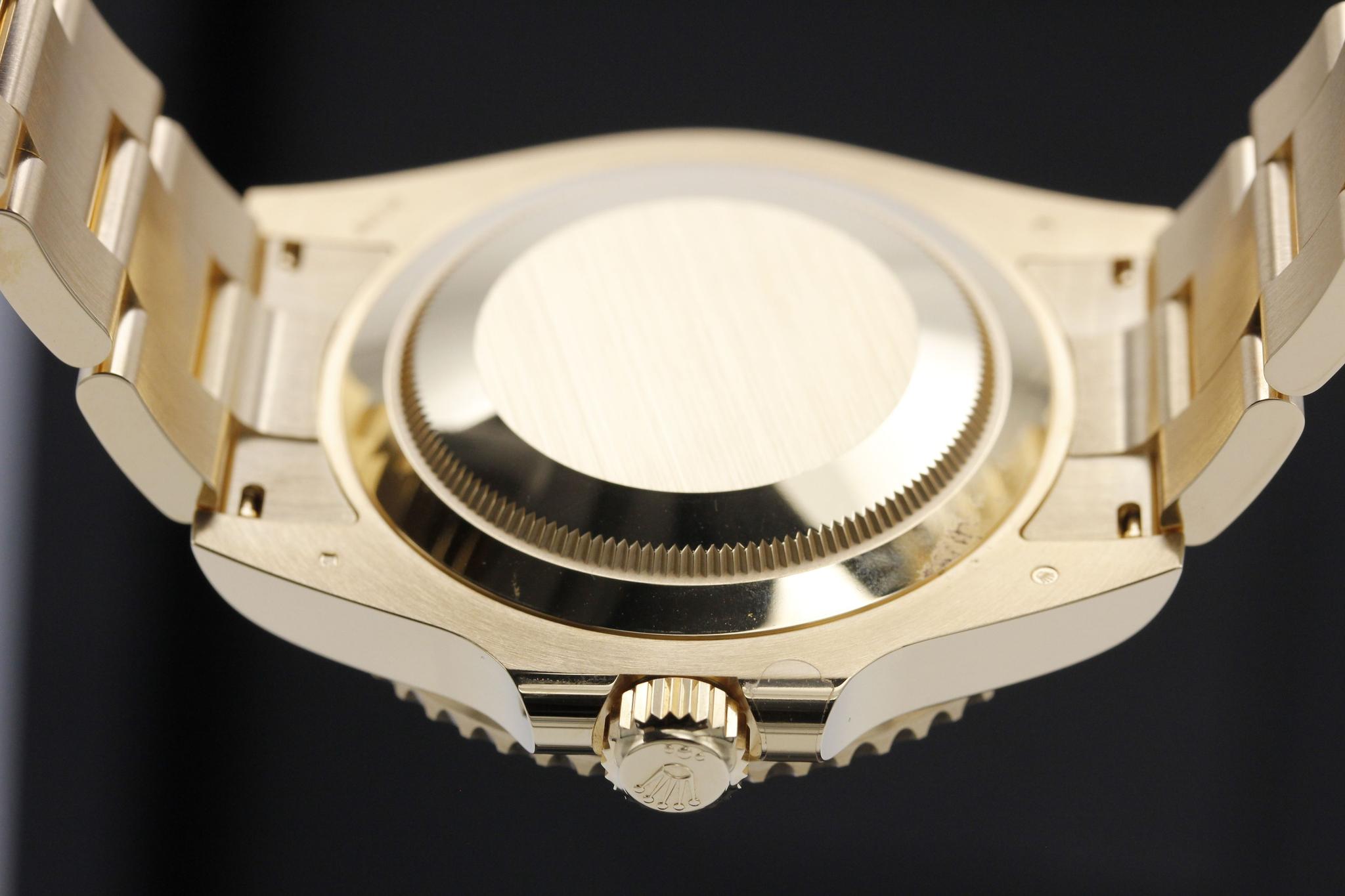 Watch Image 7
