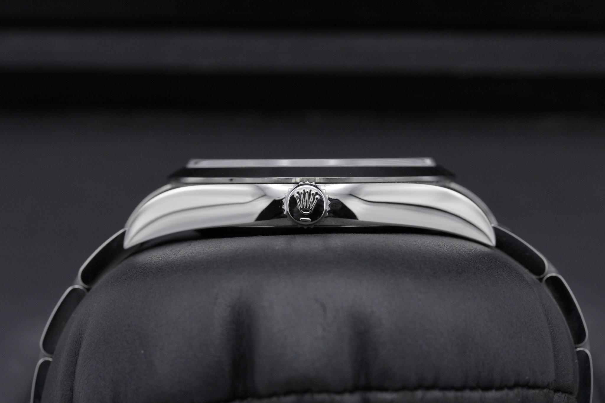 Watch Image 3