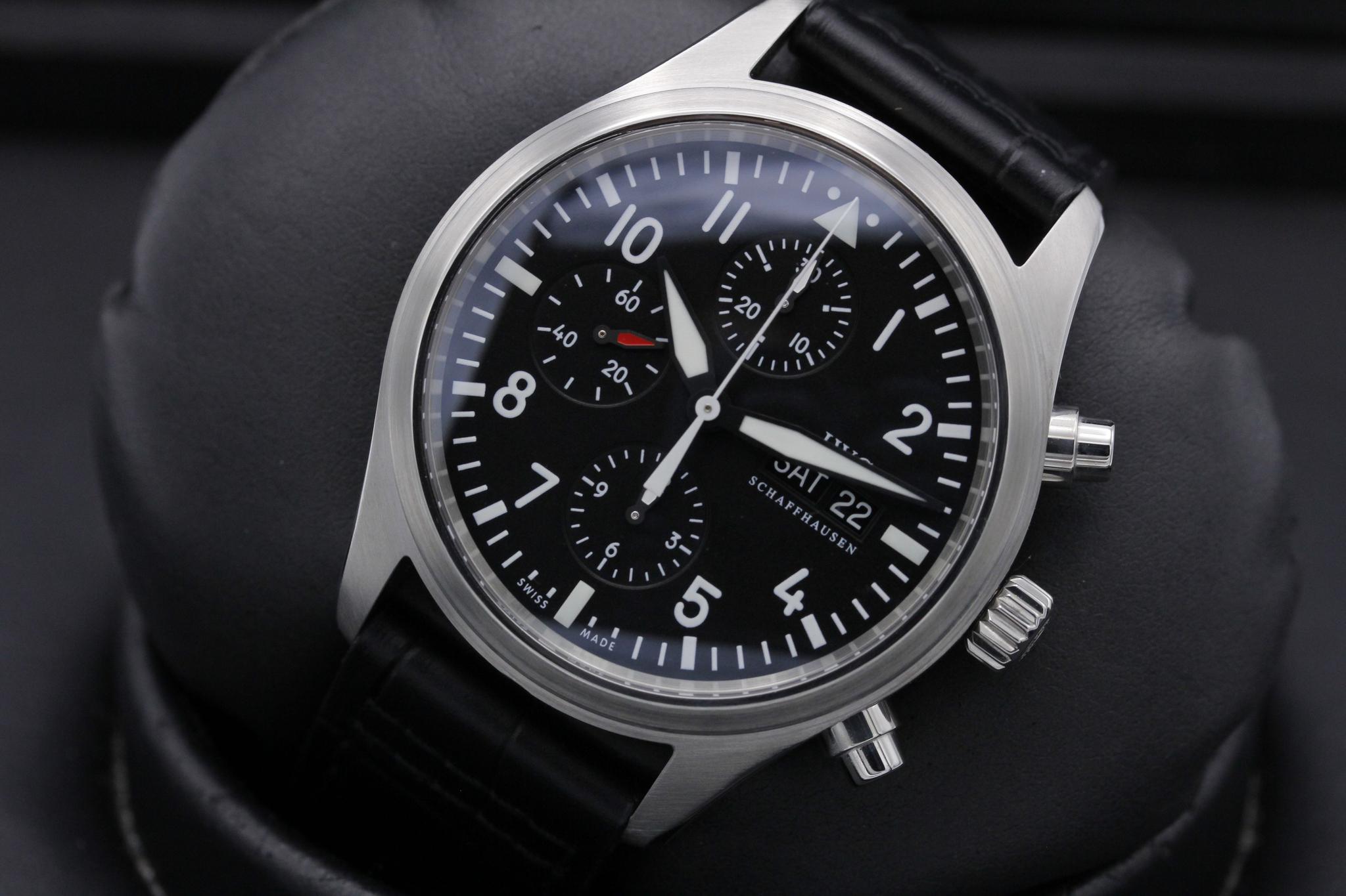 Watch Image 10