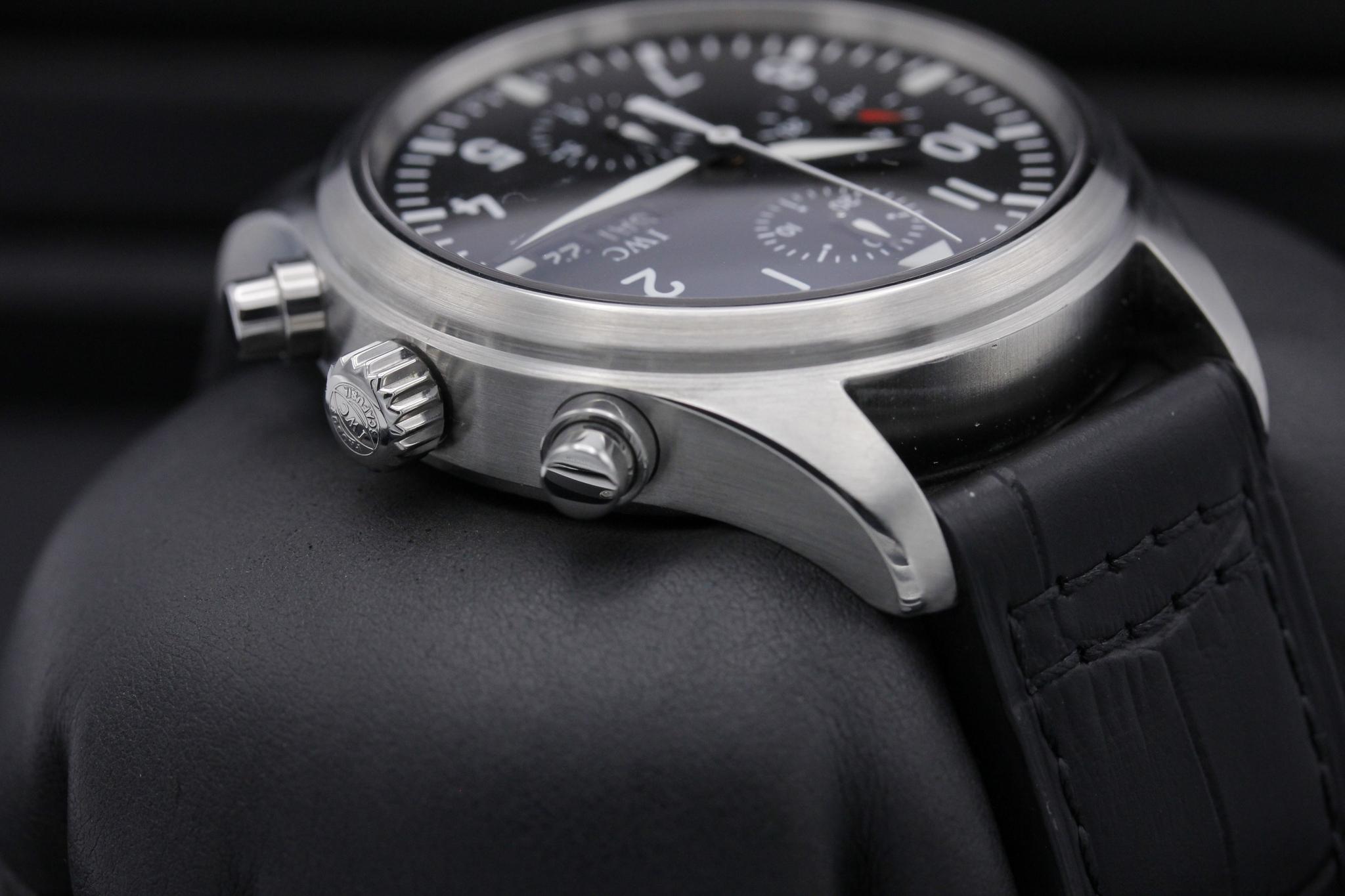 Watch Image 4