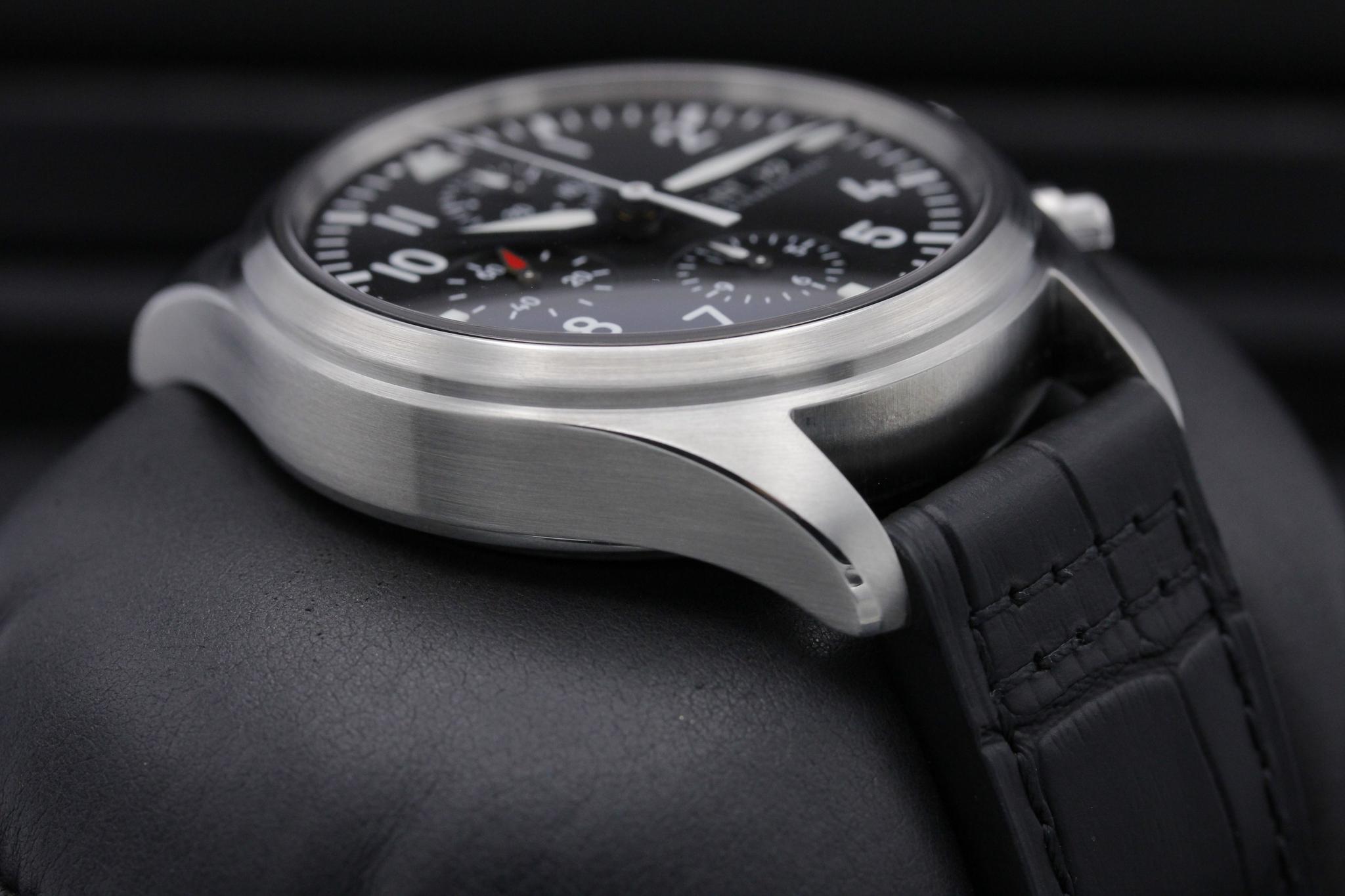 Watch Image 6
