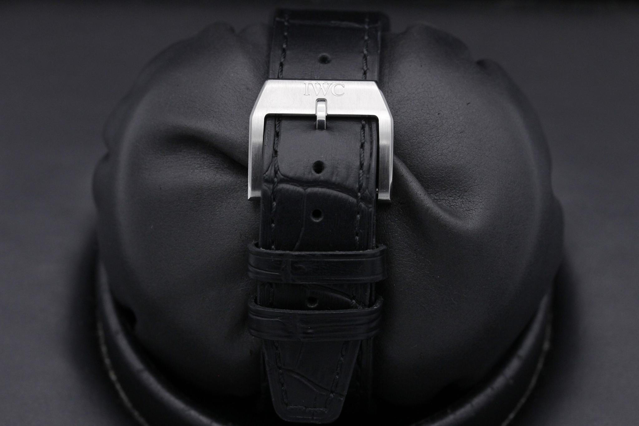 Watch Image 8