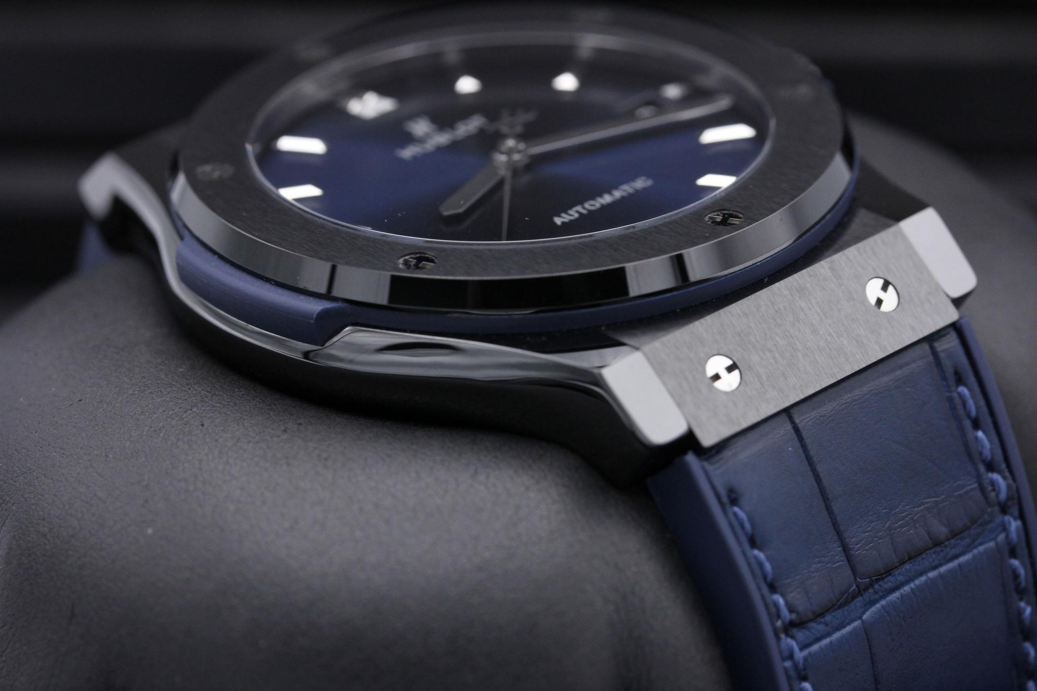 Watch Image 6