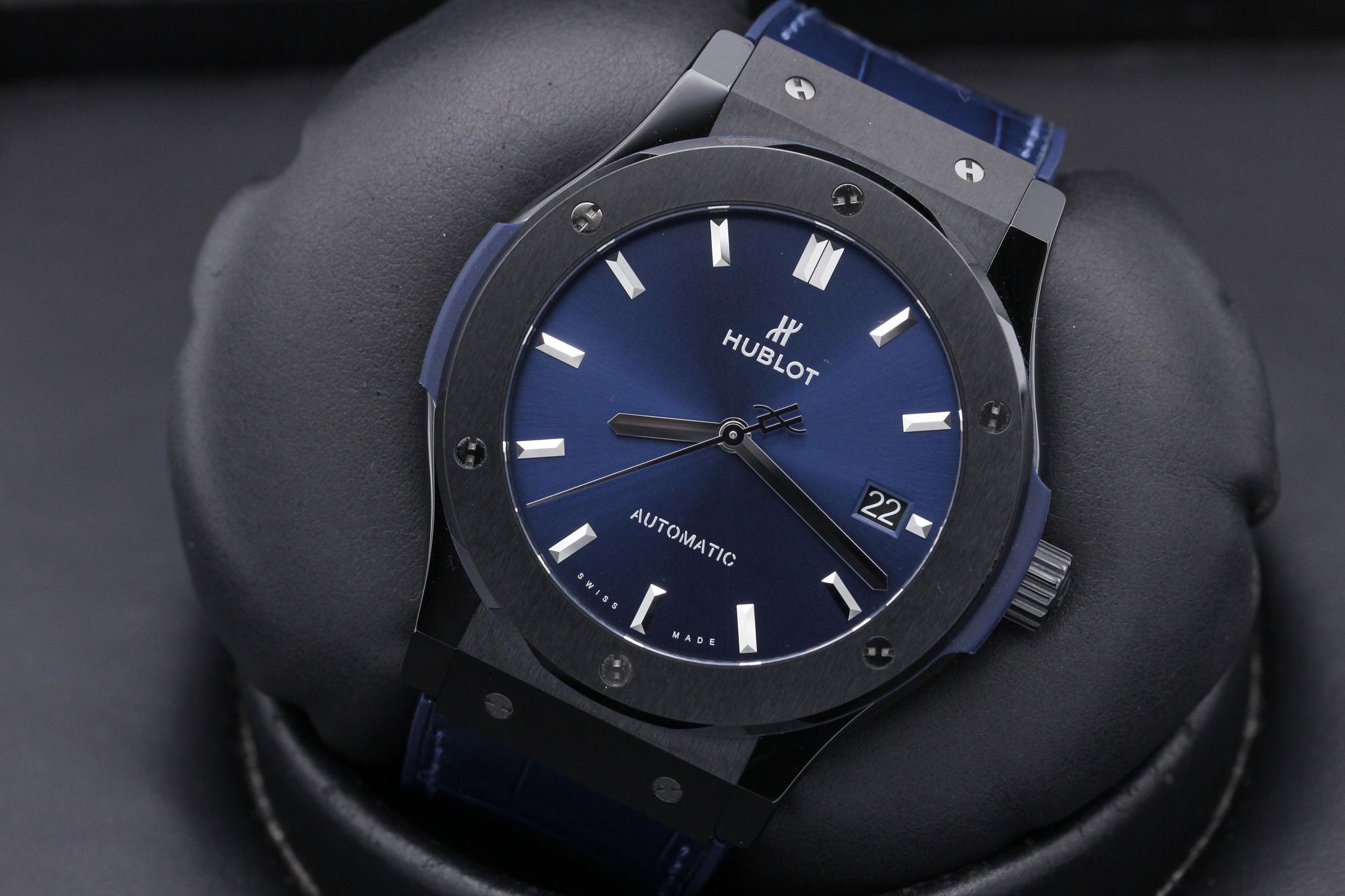 Watch Image 10