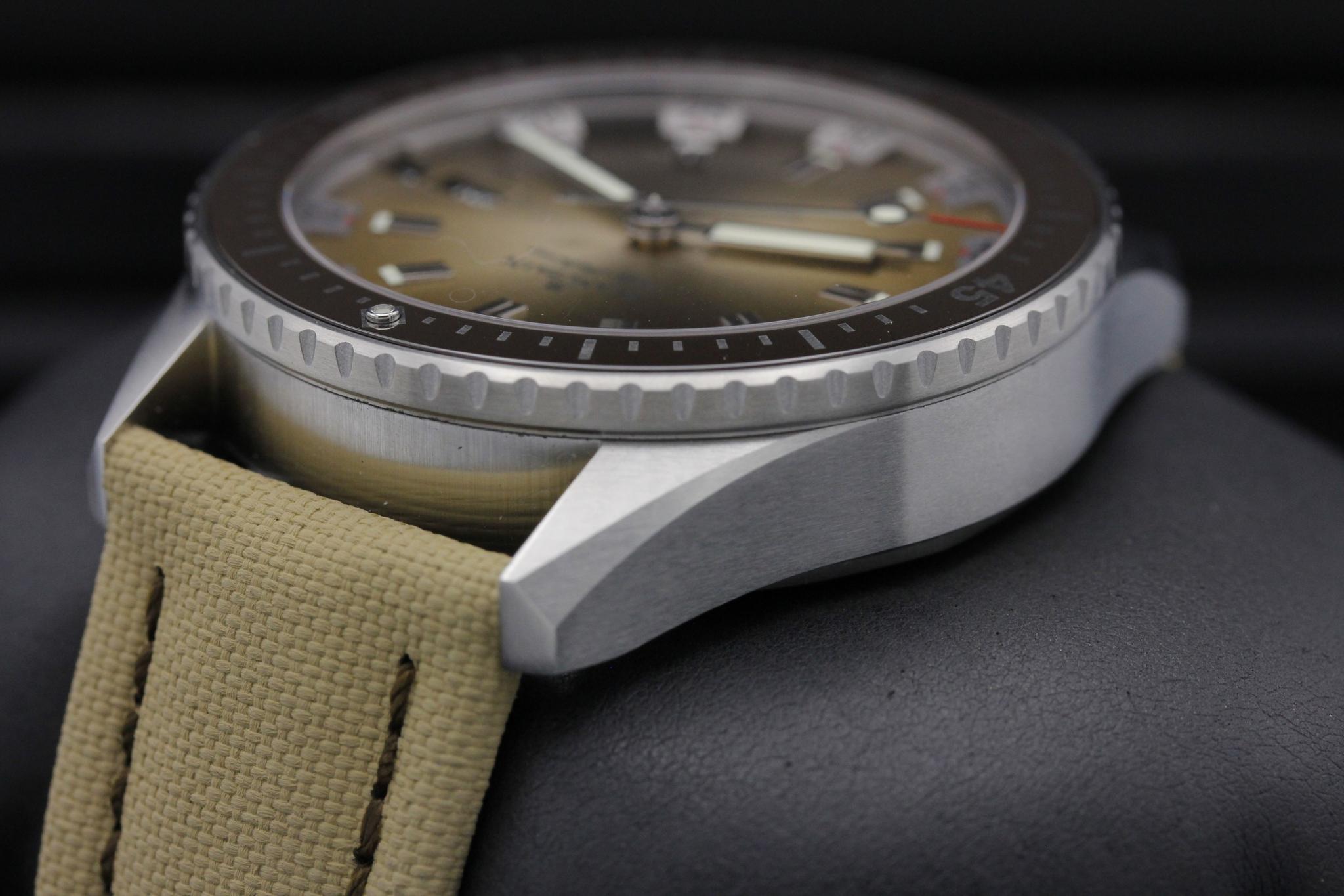 Watch Image 5