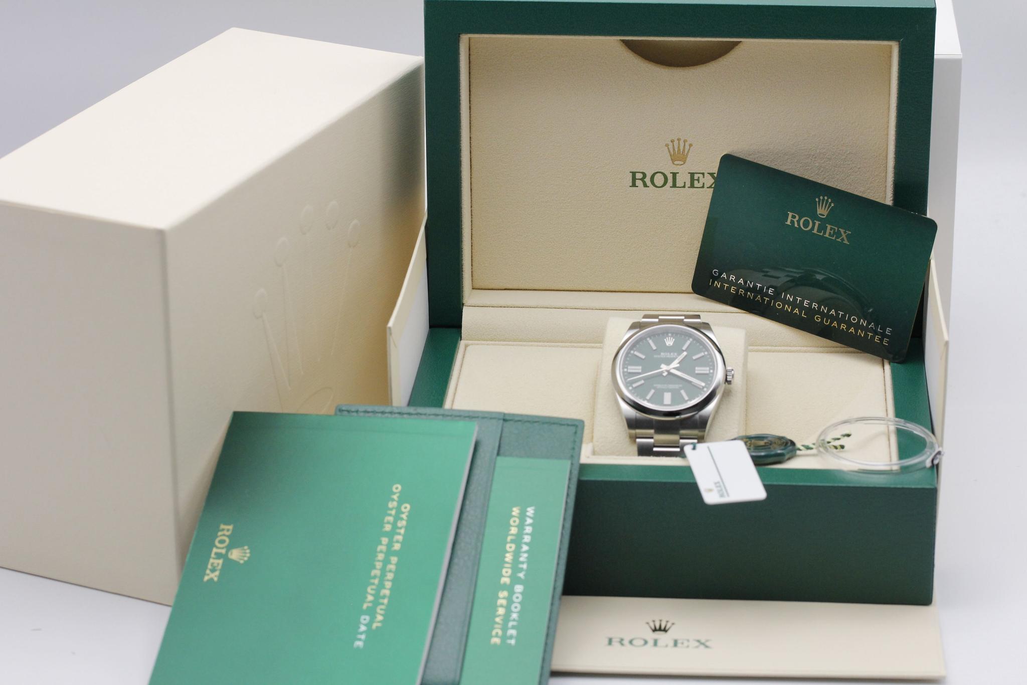 Watch Image 11
